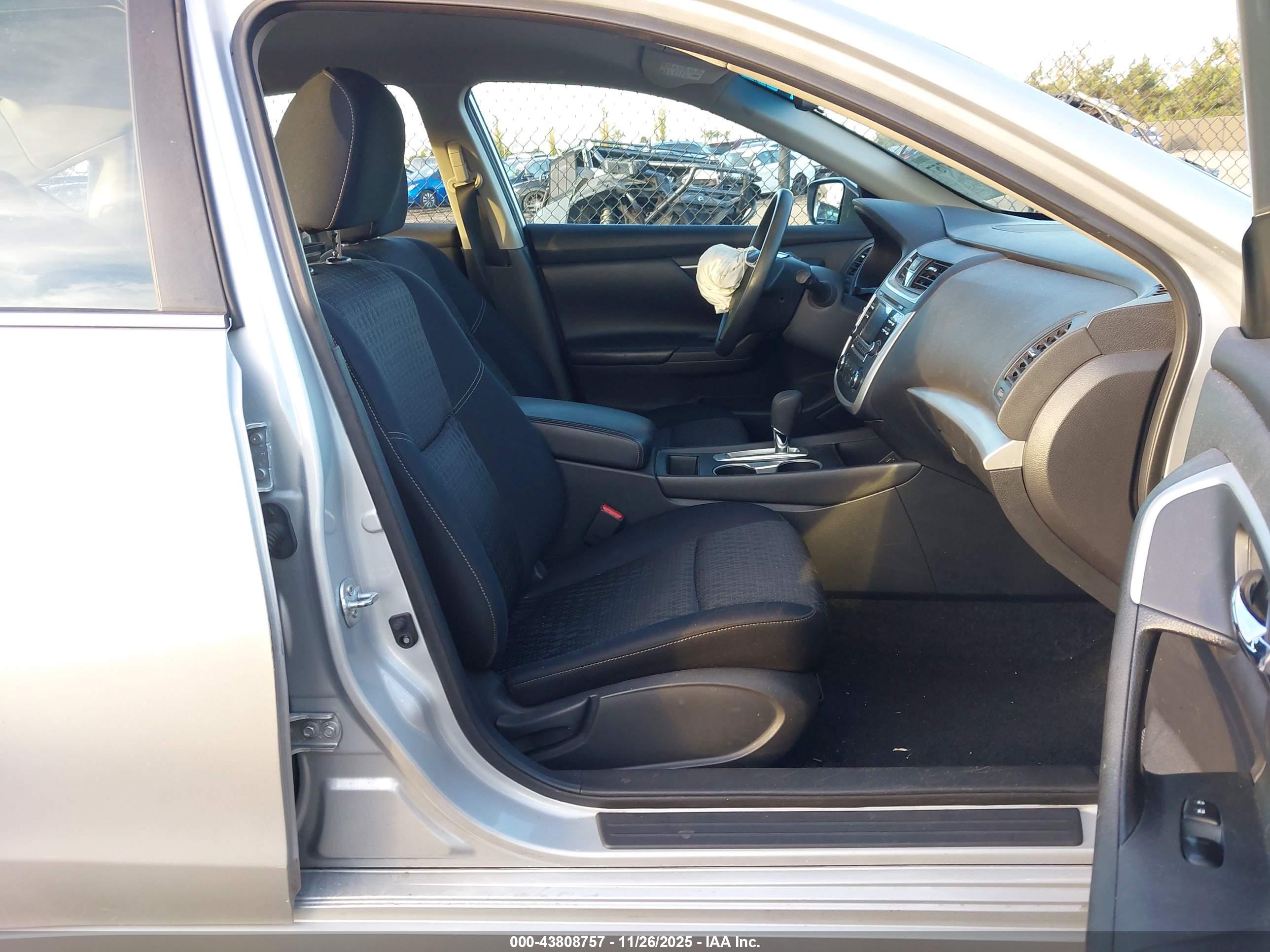 NISSAN ALTIMA image 5