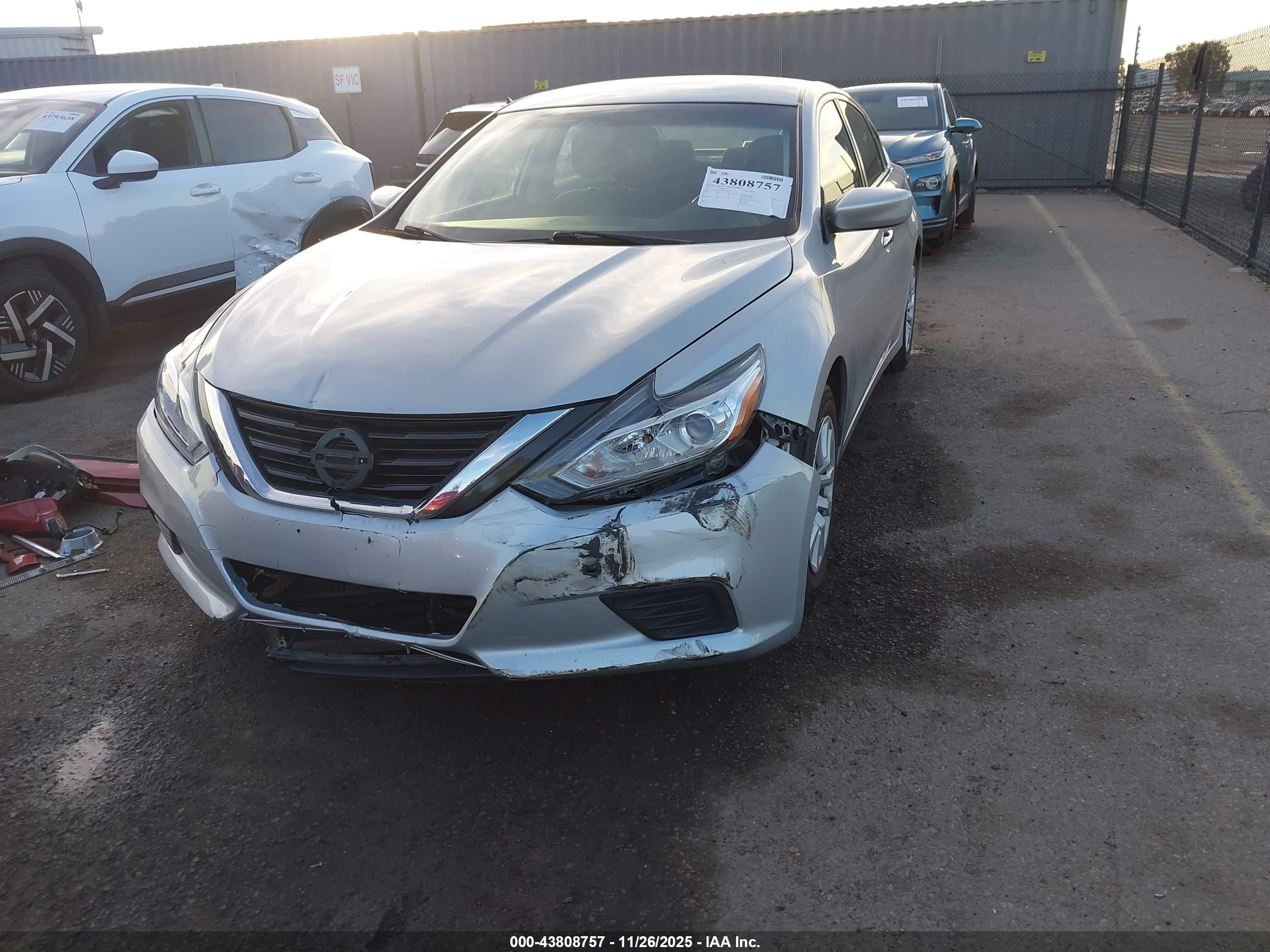 NISSAN ALTIMA image 6