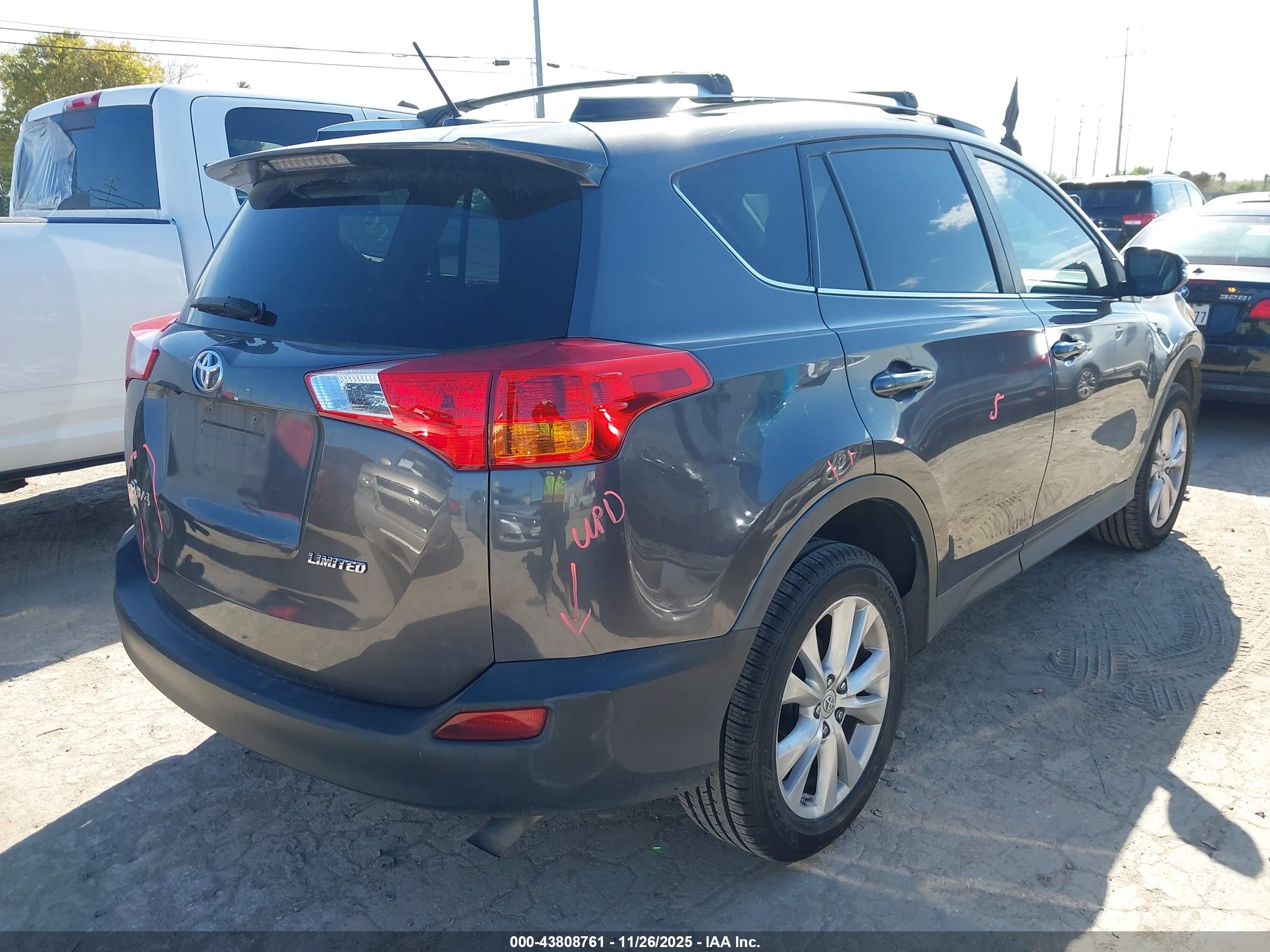 TOYOTA RAV4 image 4