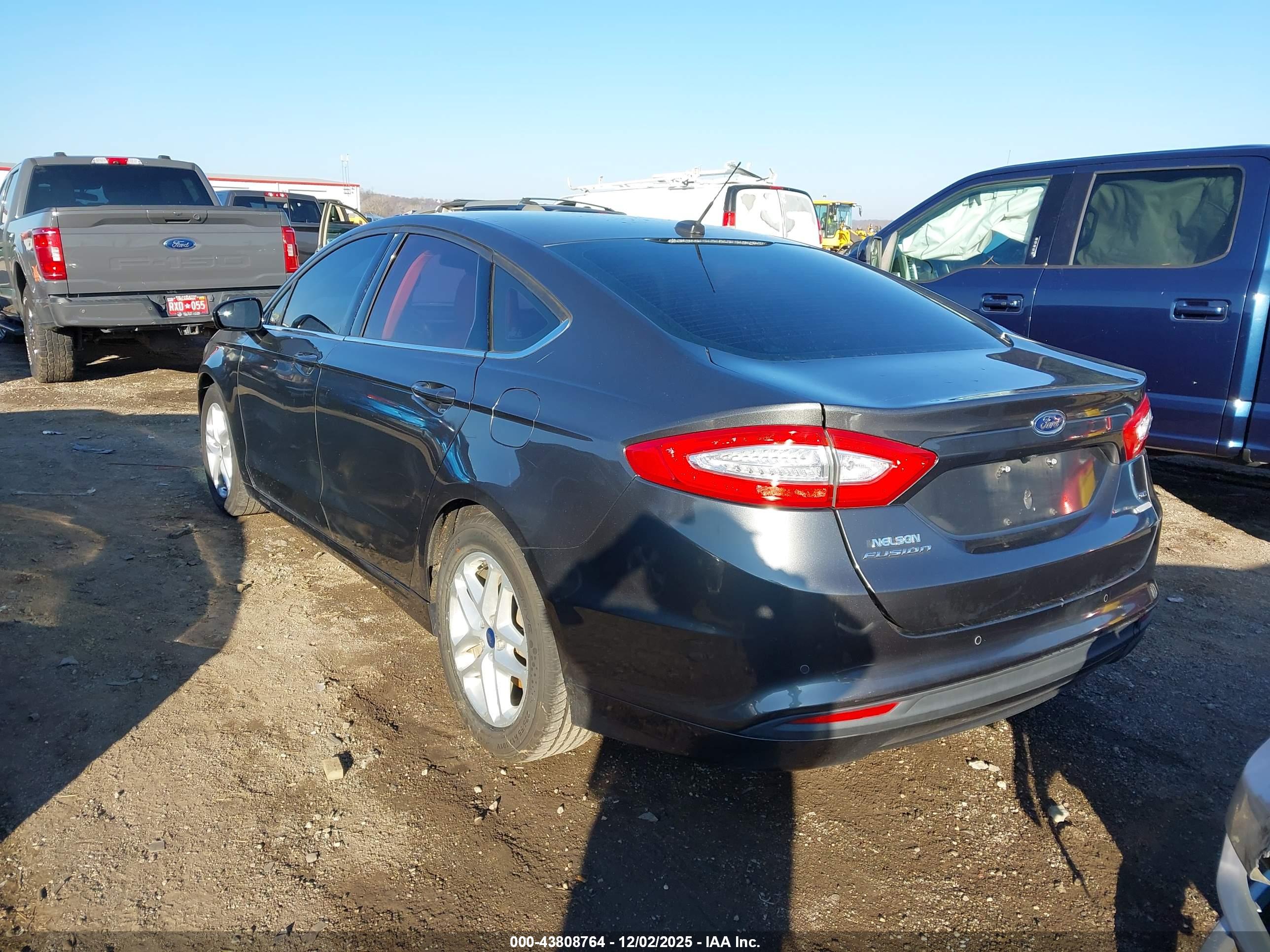 FORD FUSION image 3