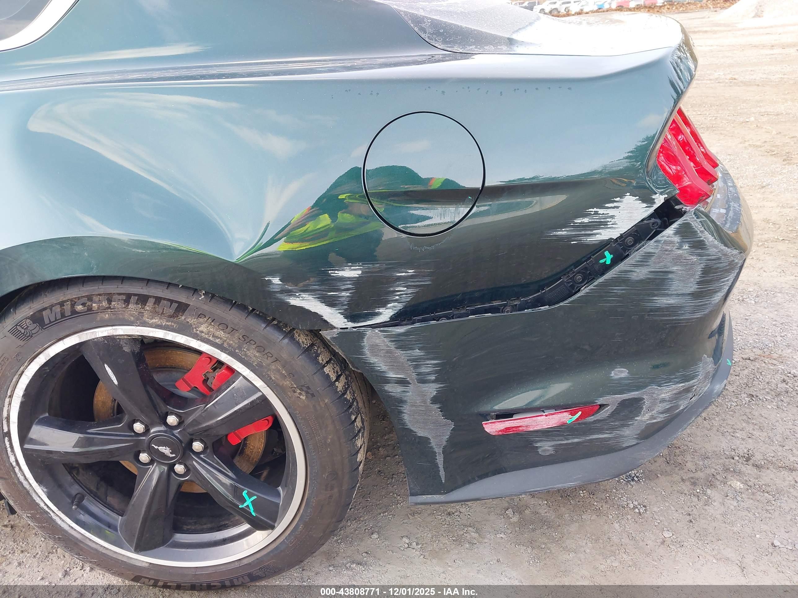 FORD MUSTANG image 6
