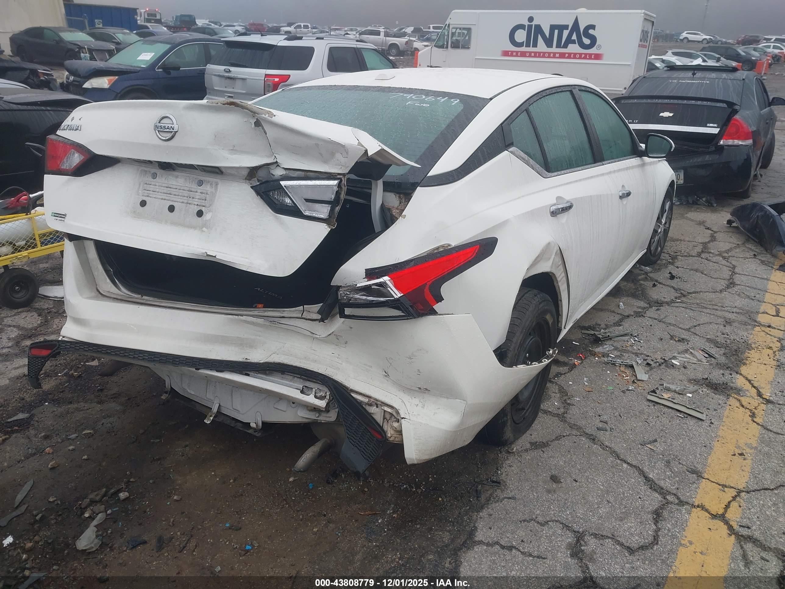 NISSAN ALTIMA image 4