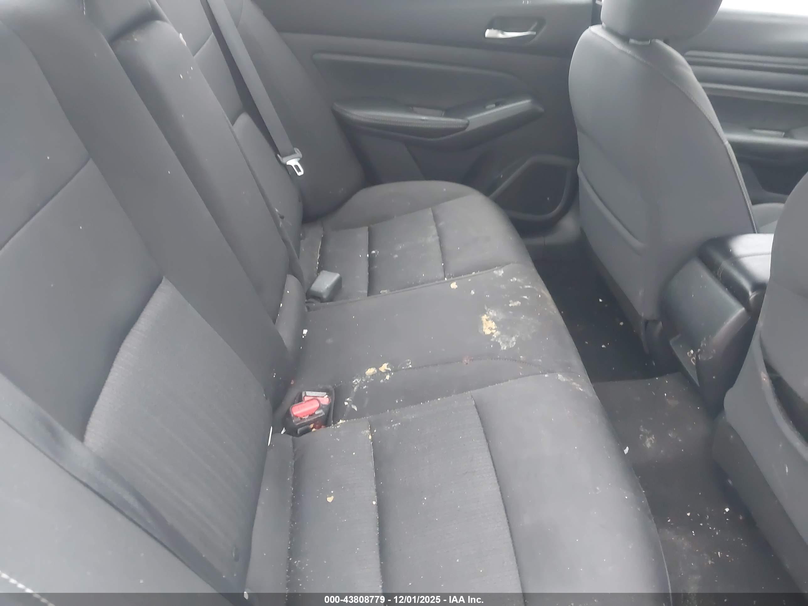 NISSAN ALTIMA image 8