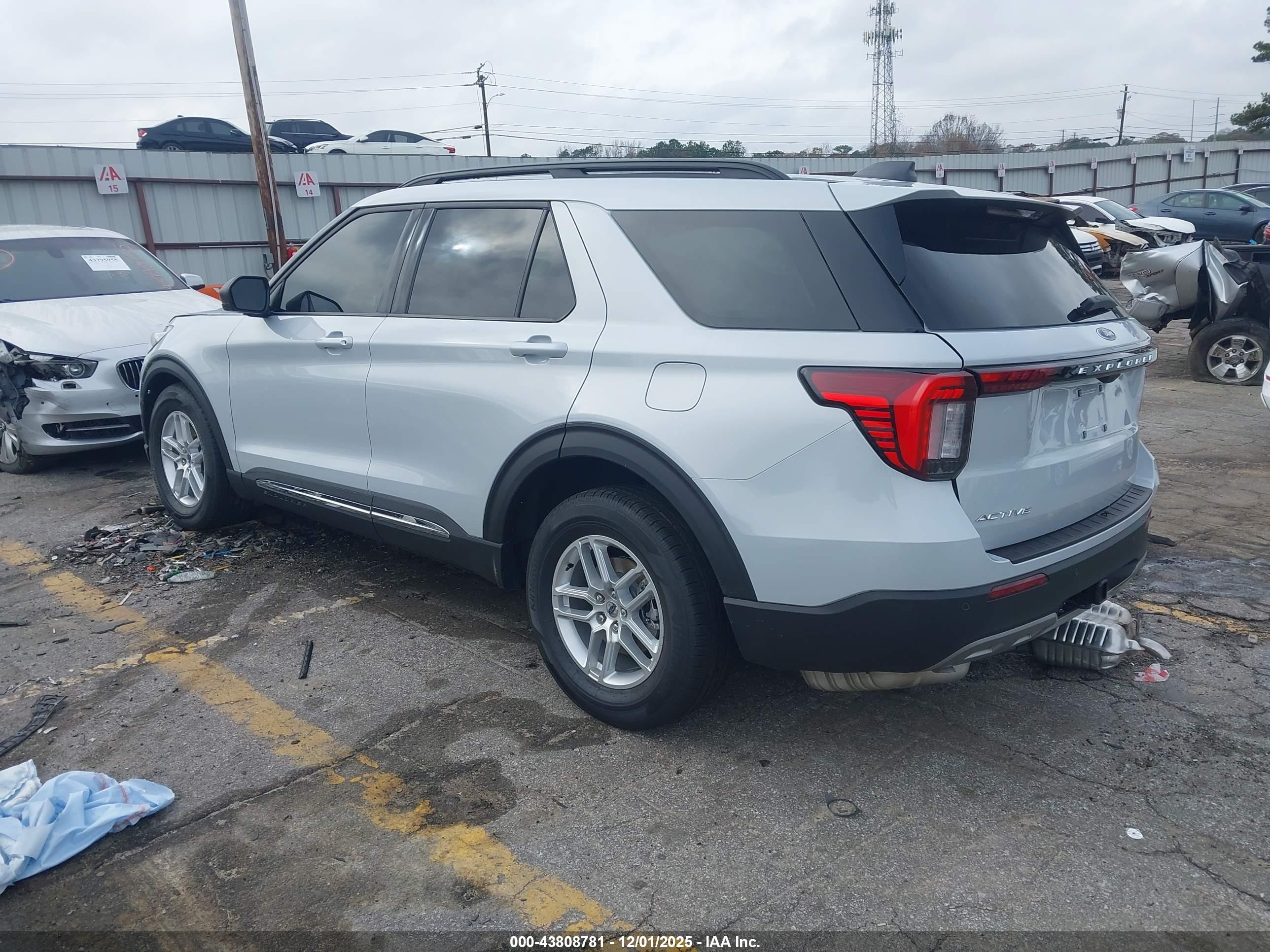 FORD EXPLORER image 3