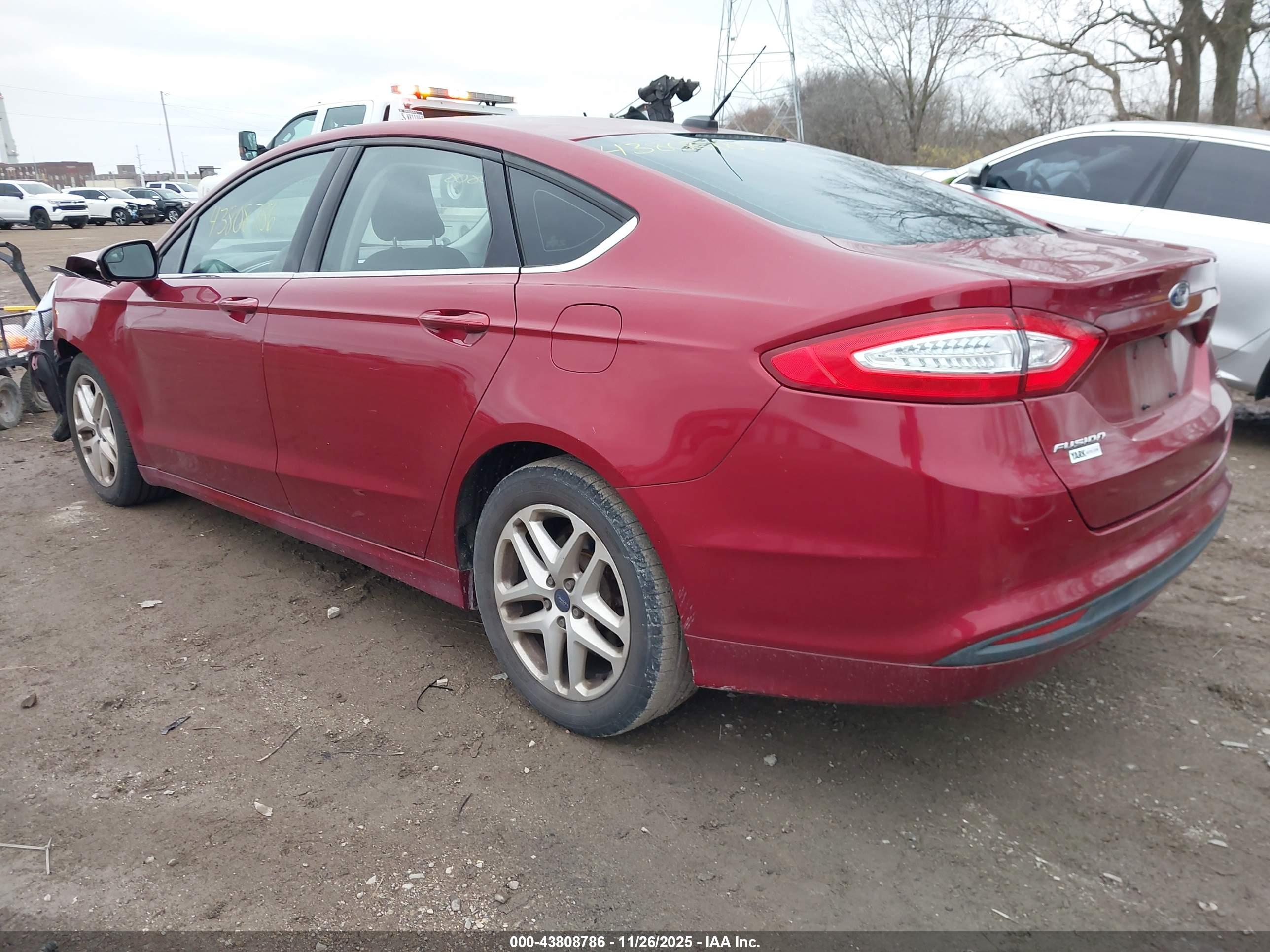 FORD FUSION image 3