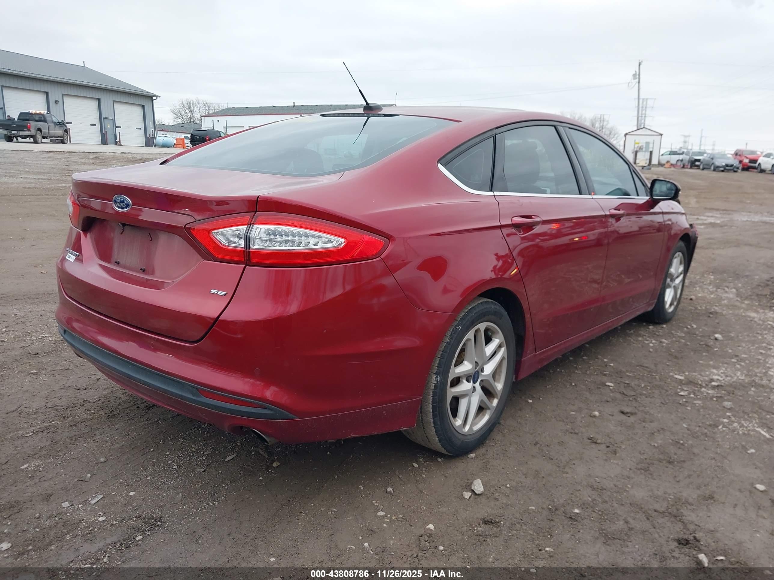 FORD FUSION image 4