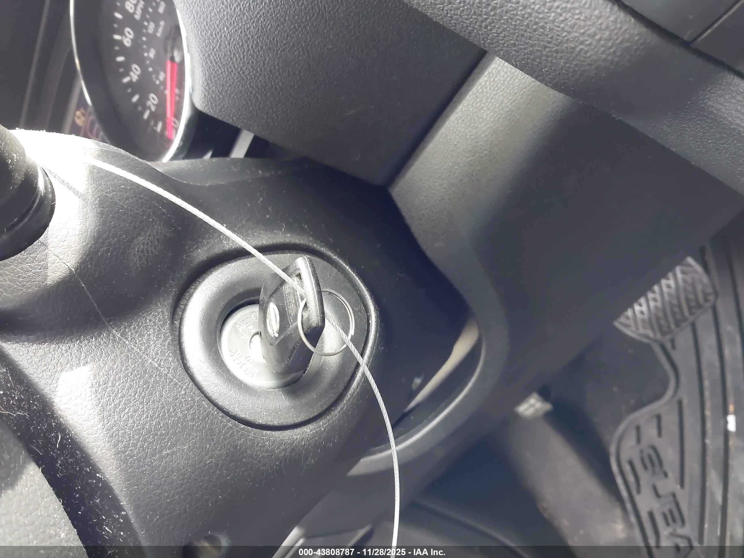 NISSAN ROGUE image 11