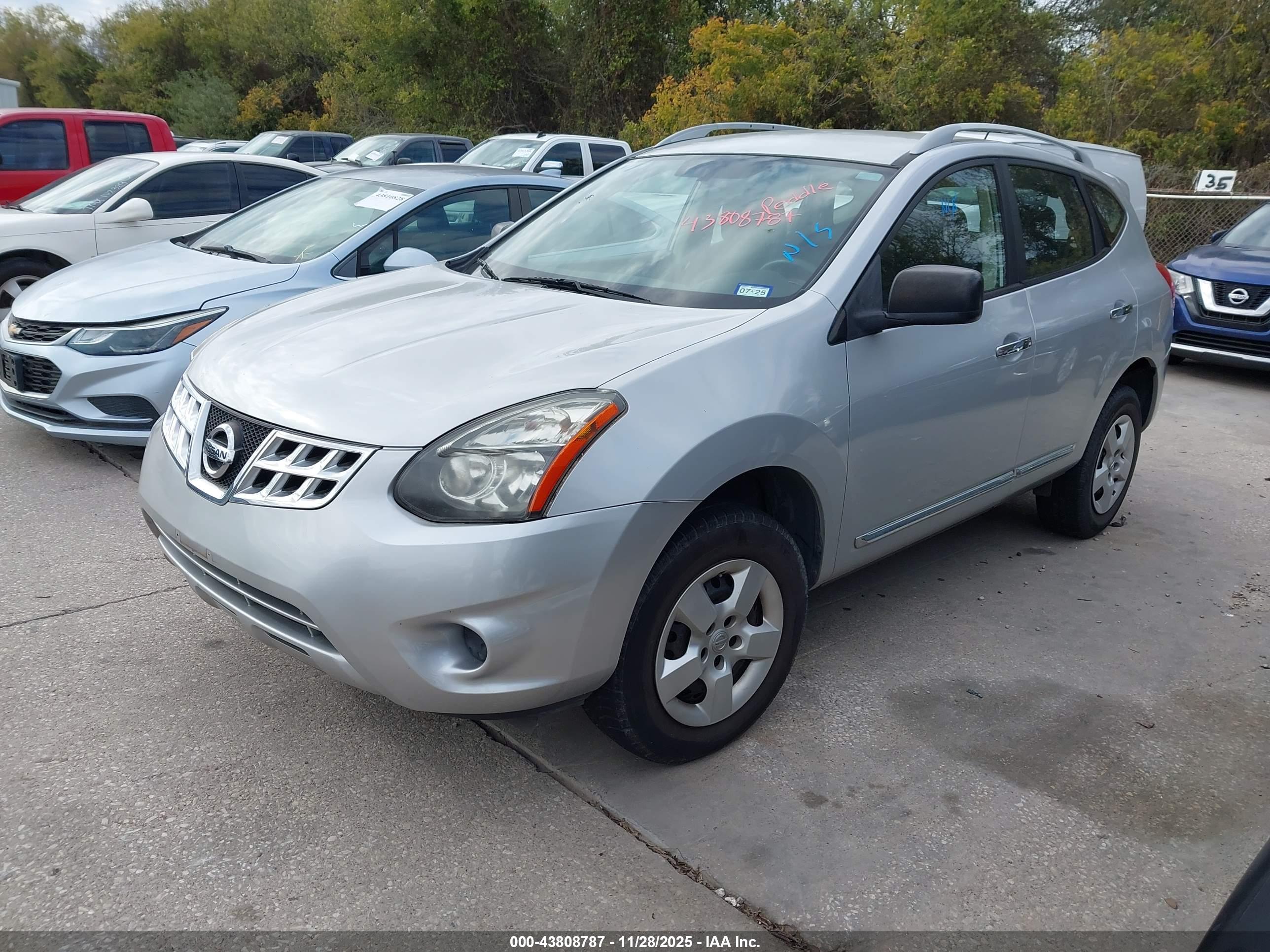 NISSAN ROGUE image 2