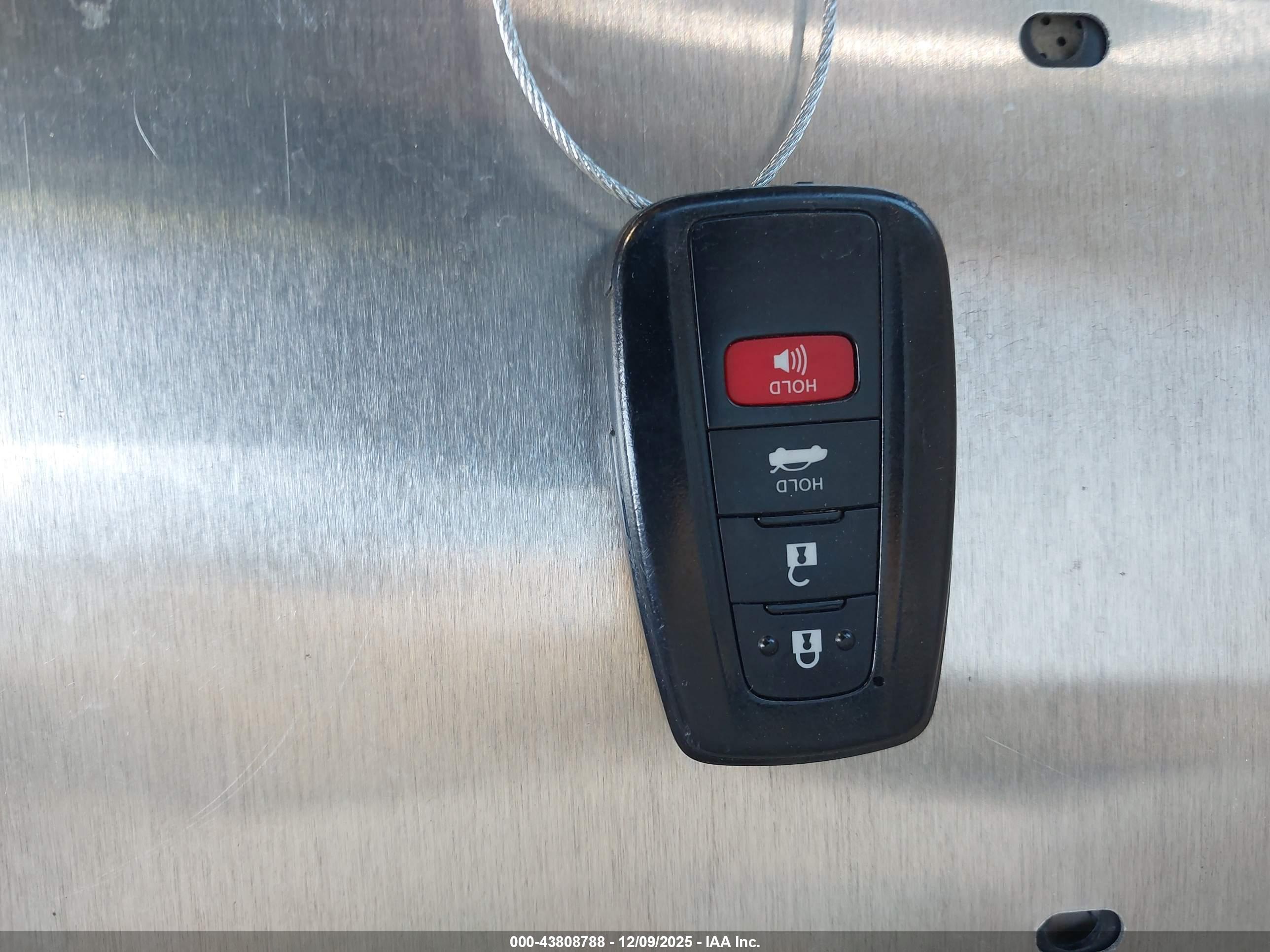 TOYOTA CAMRY image 11