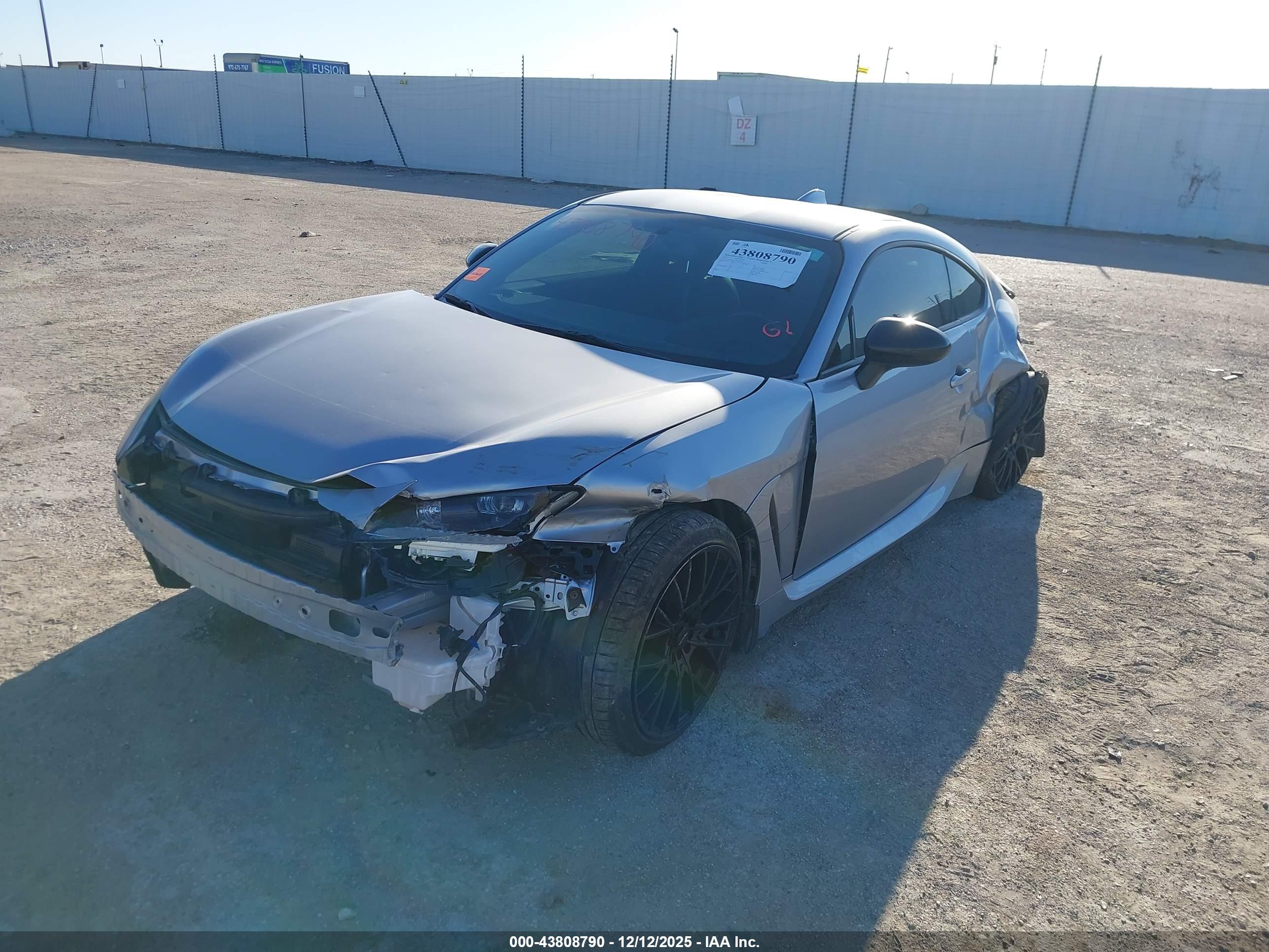 TOYOTA GR86 image 2