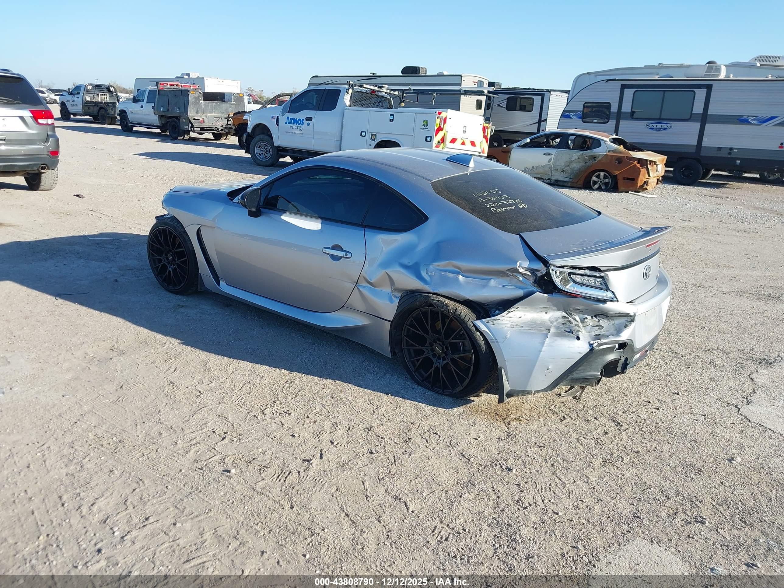 TOYOTA GR86 image 3