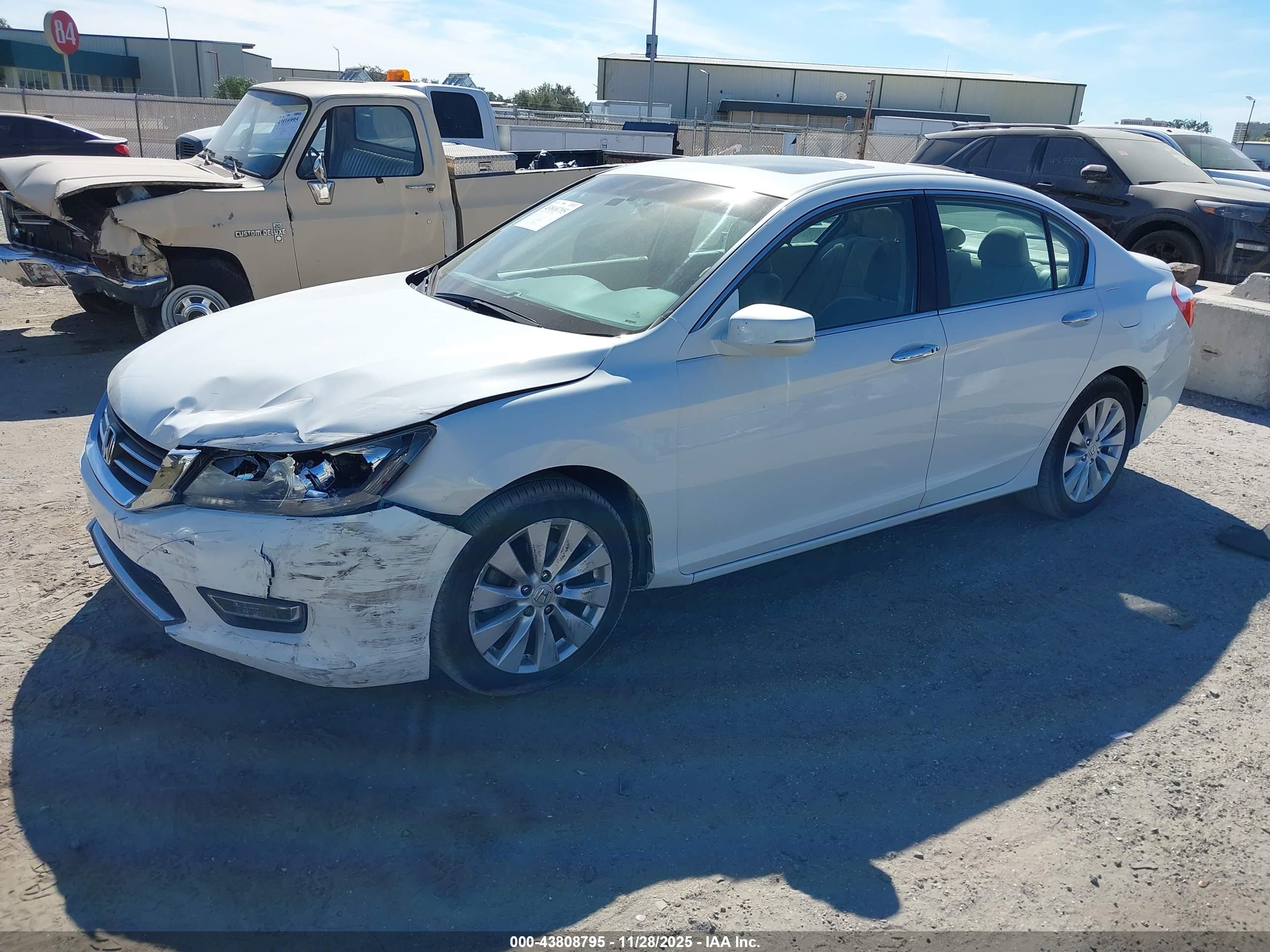 HONDA ACCORD image 2