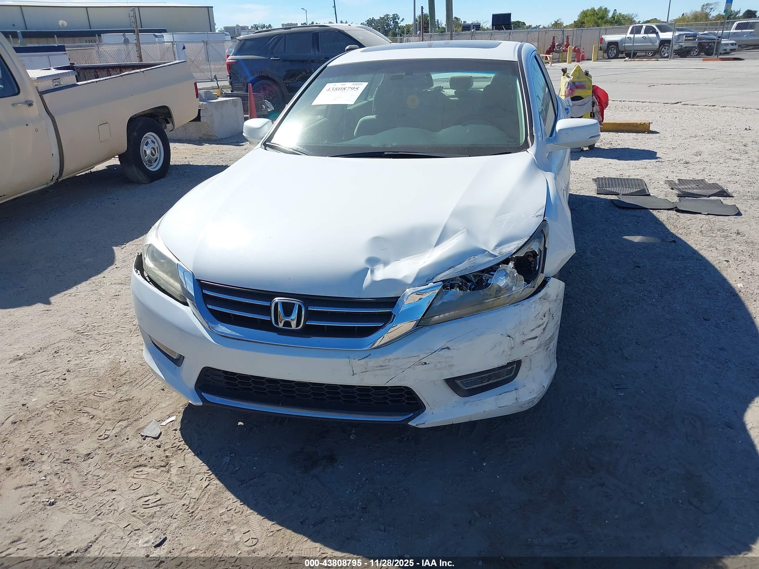 HONDA ACCORD image 6