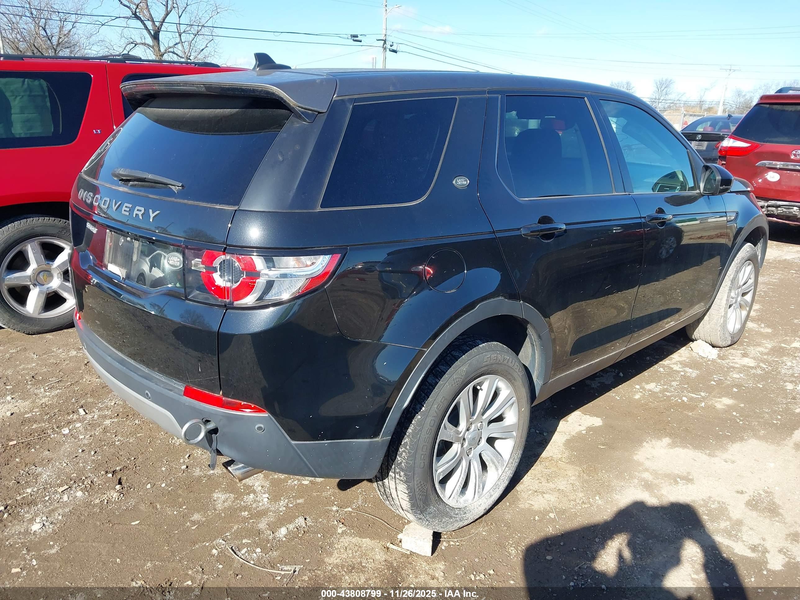 LAND ROVER image 4