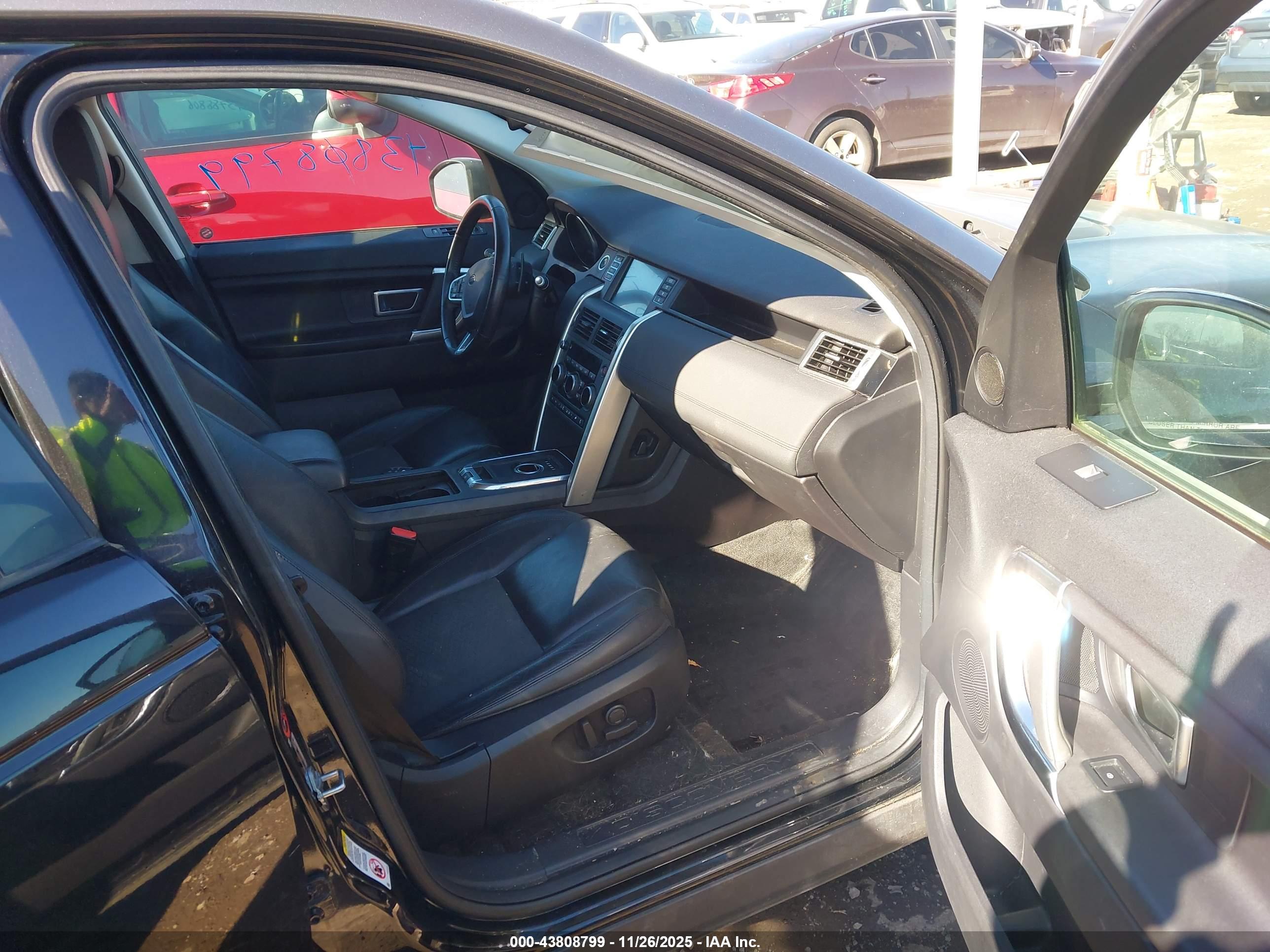 LAND ROVER image 5