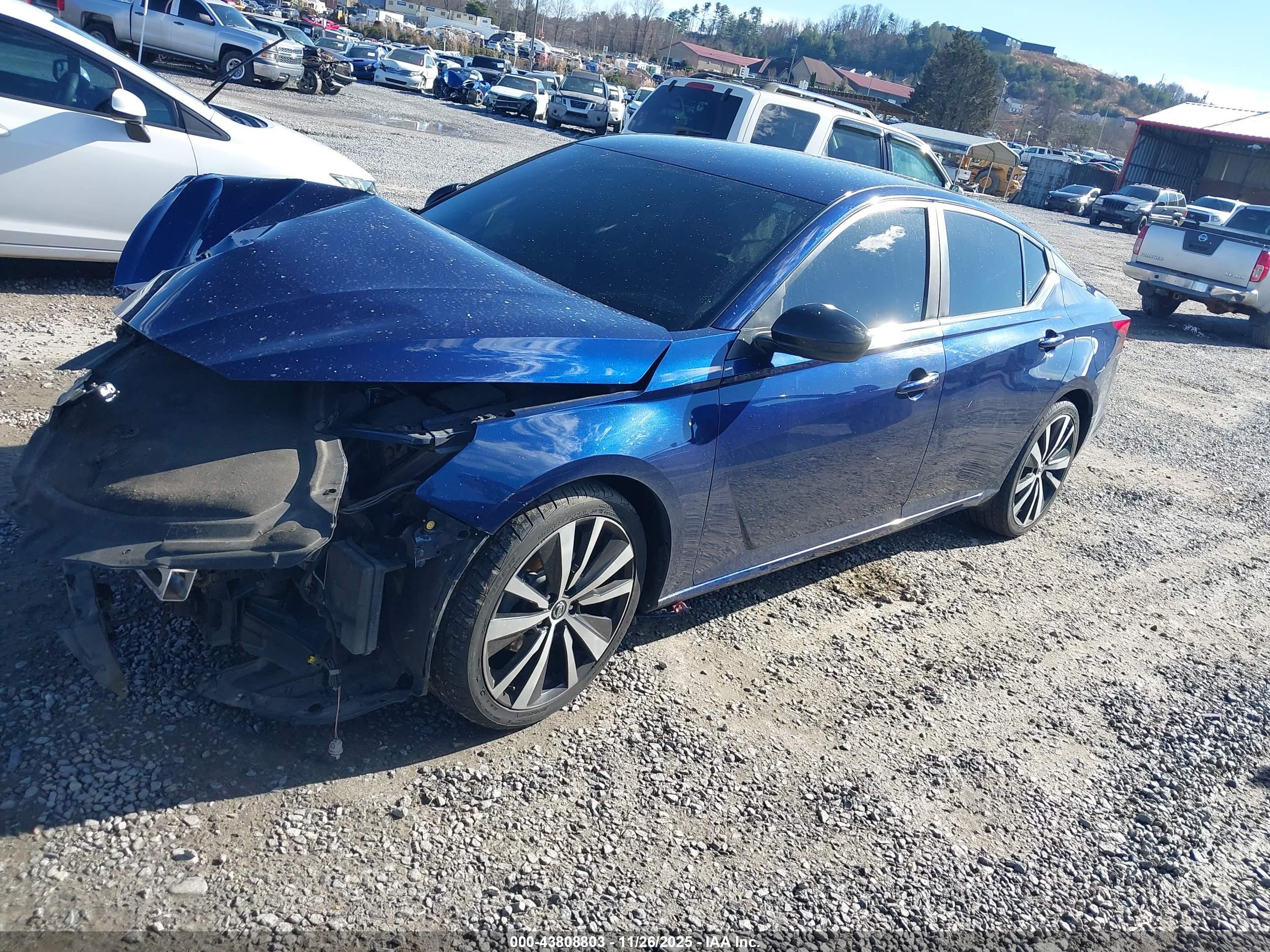 NISSAN ALTIMA image 2