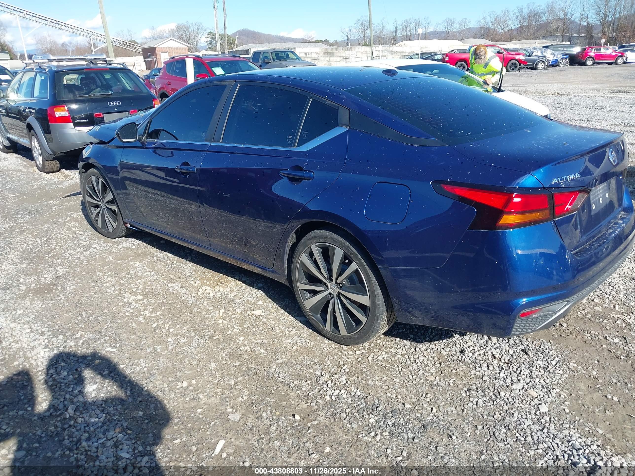 NISSAN ALTIMA image 3