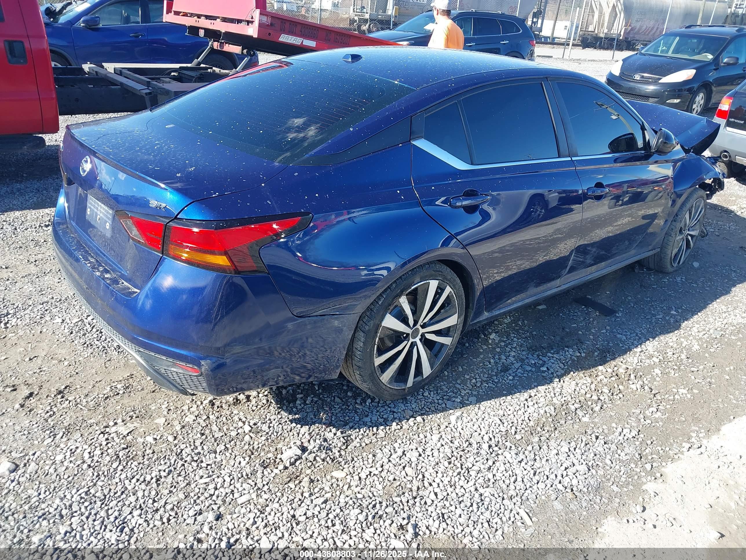 NISSAN ALTIMA image 4