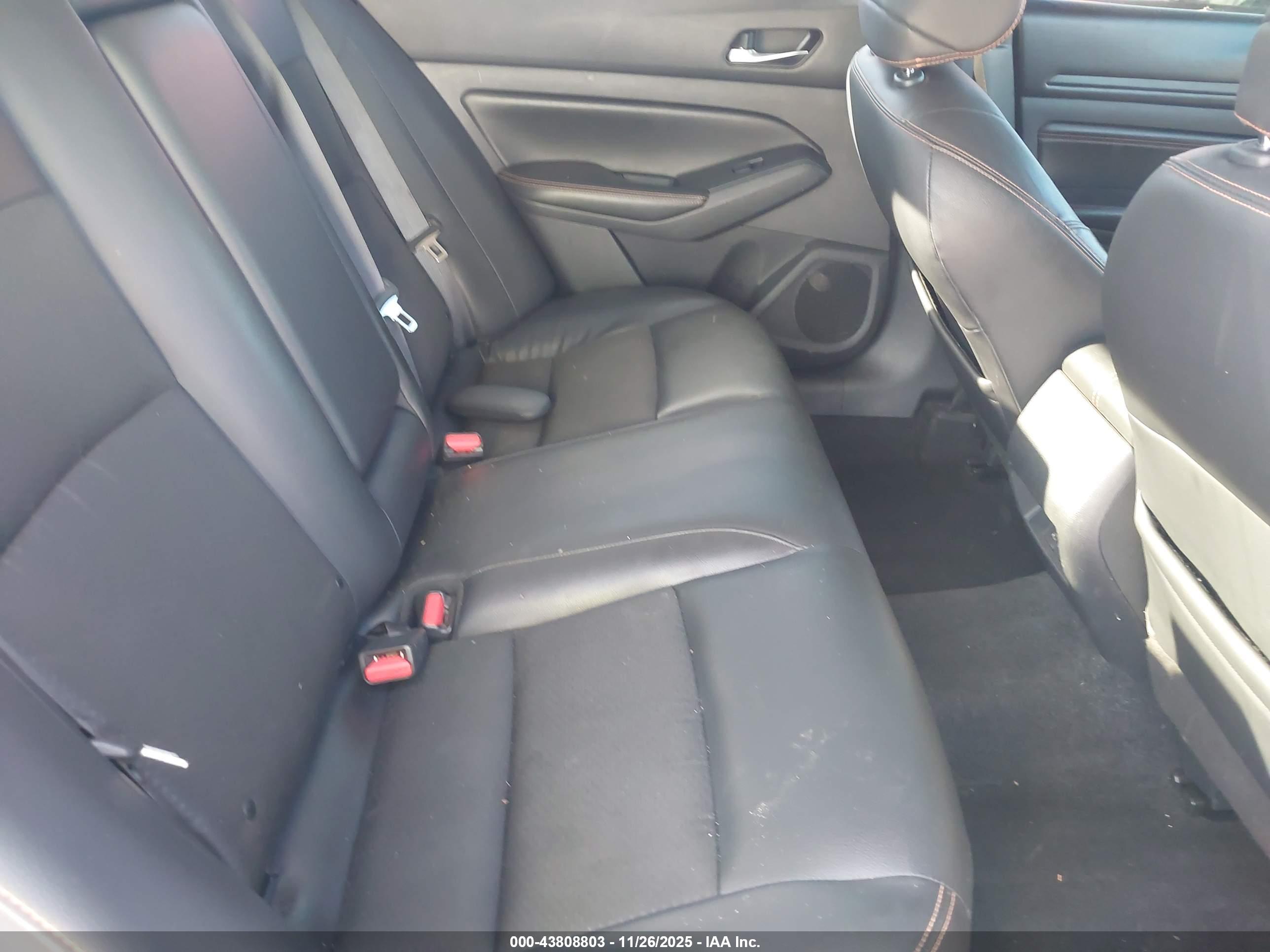 NISSAN ALTIMA image 8