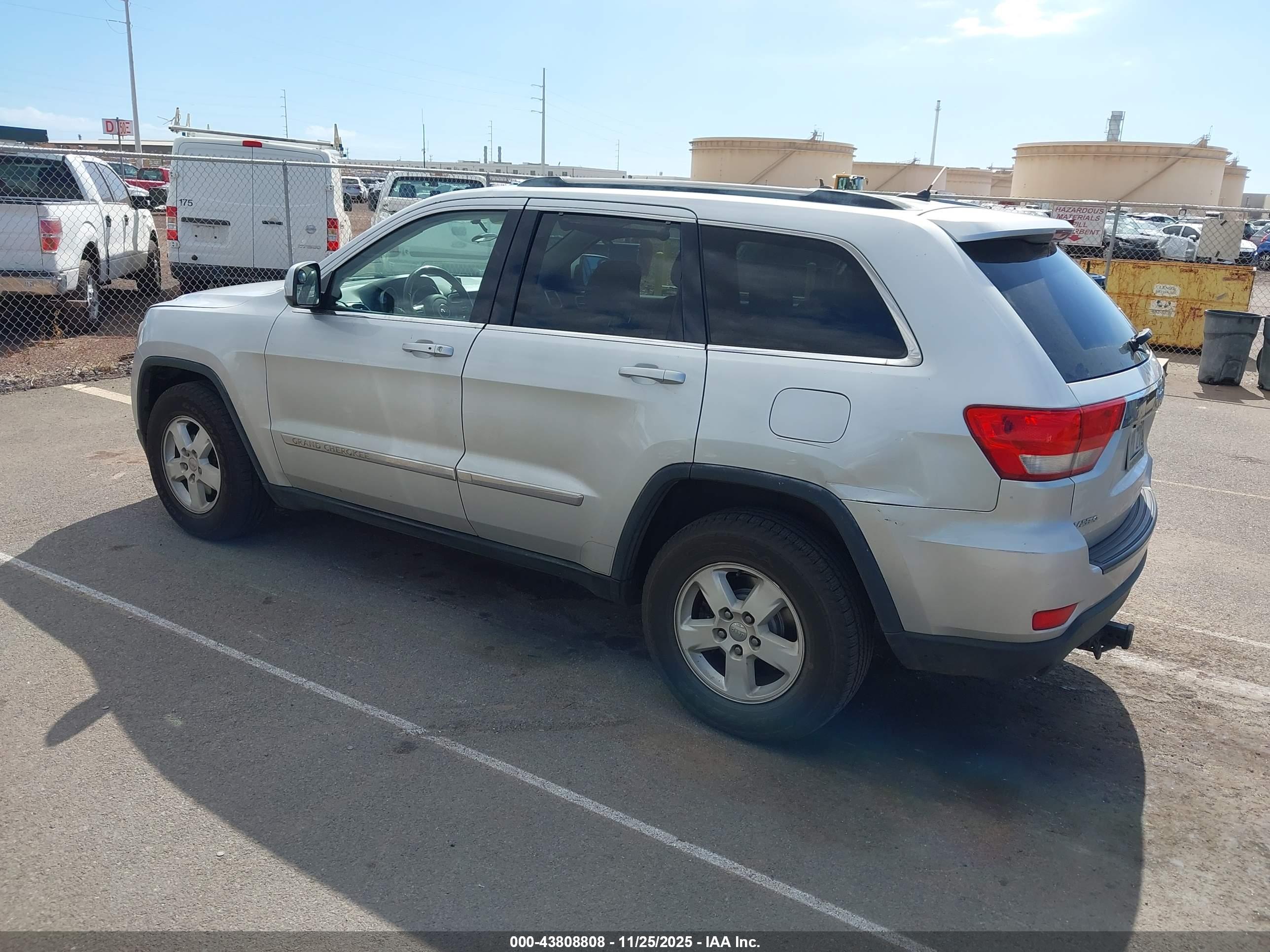 JEEP GRAND image 3