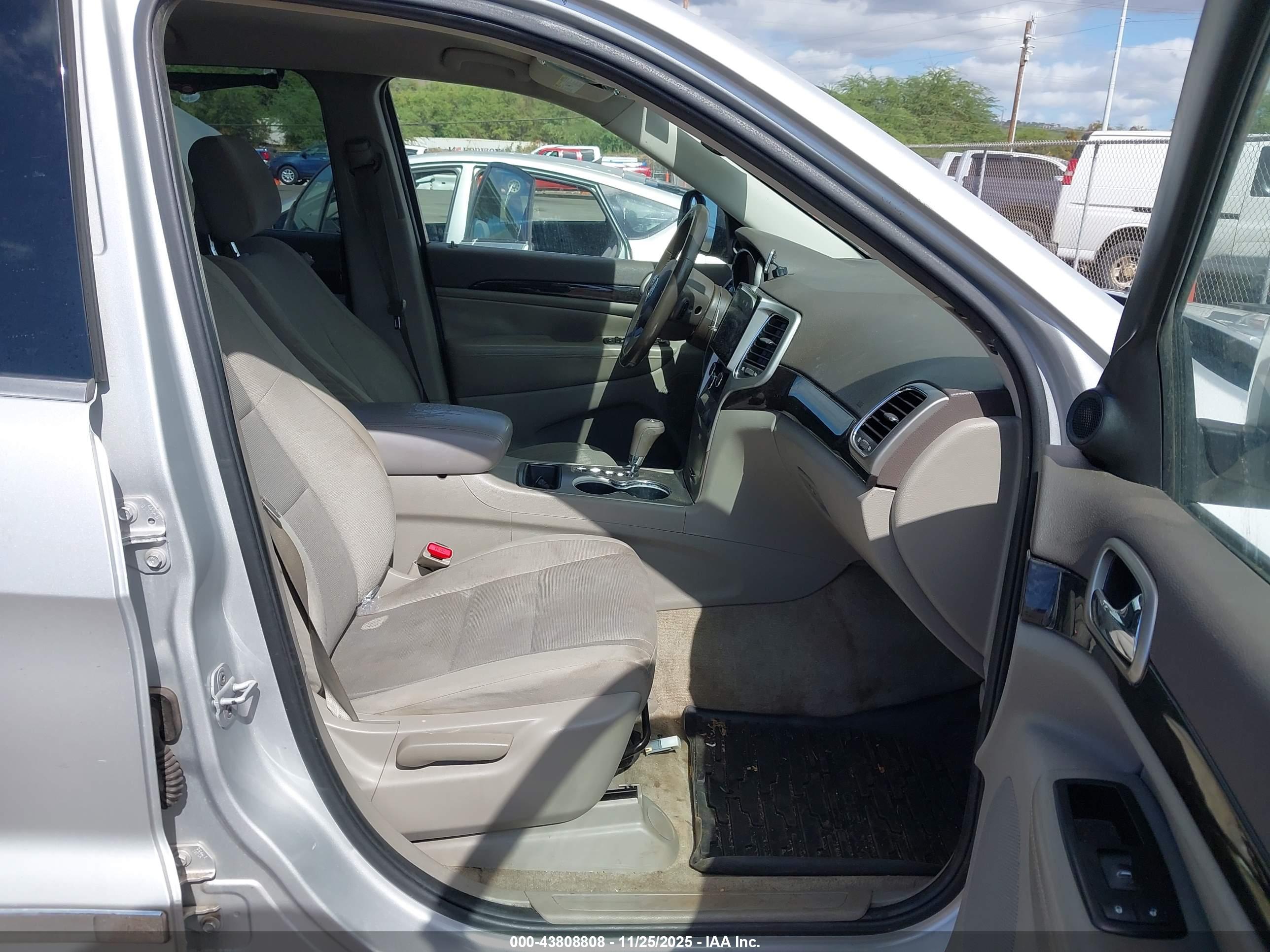JEEP GRAND image 5