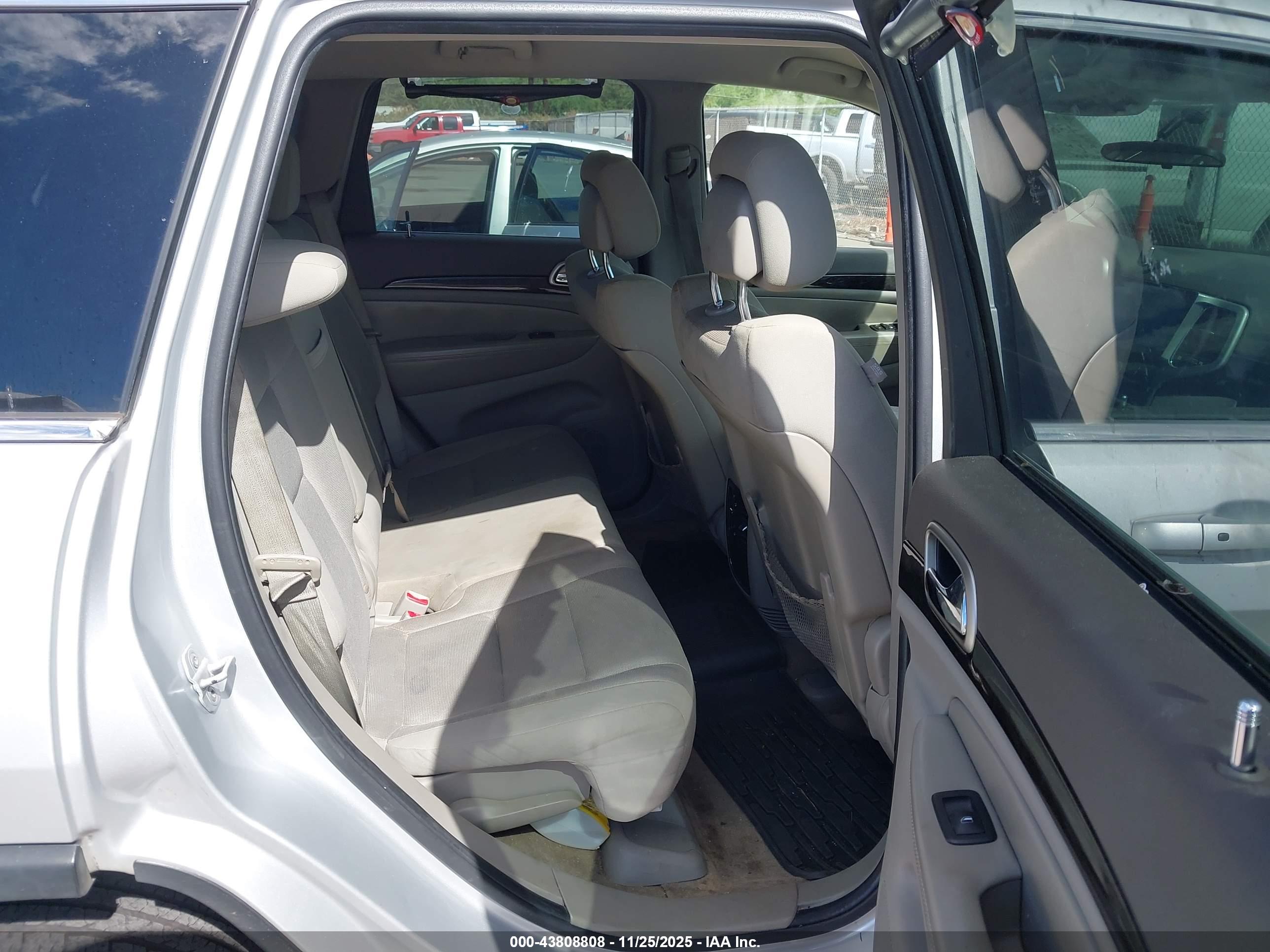 JEEP GRAND image 8