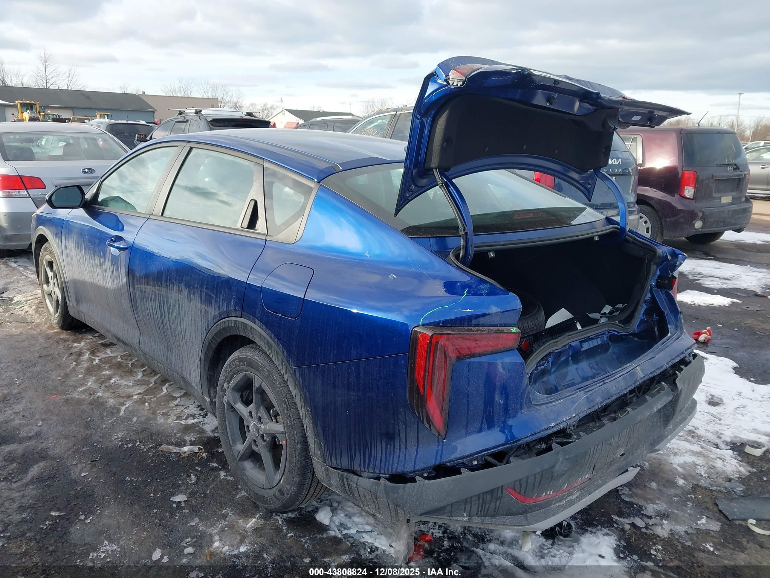 KIA K4 image 3
