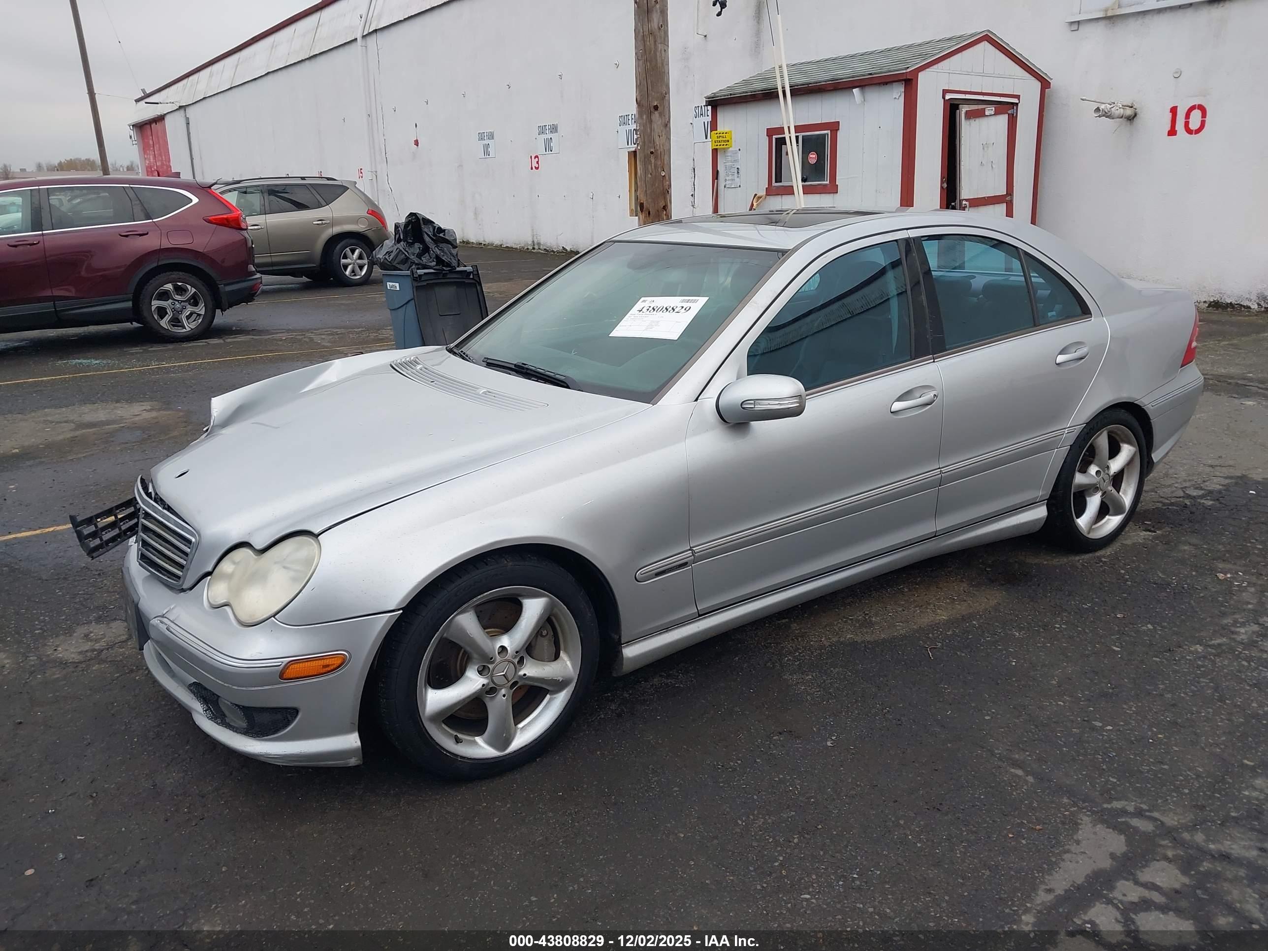 MERCEDES-BENZ C image 2