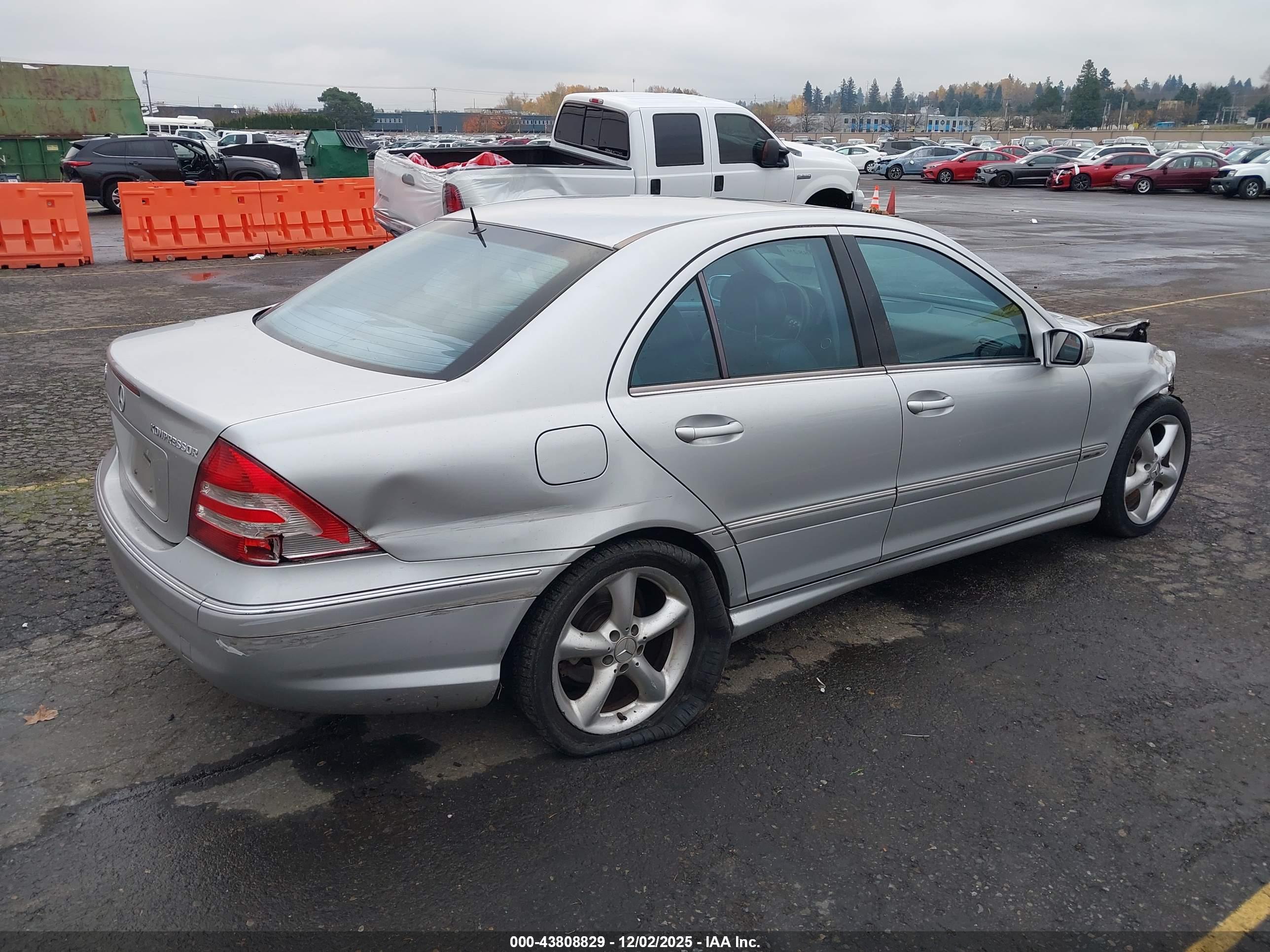 MERCEDES-BENZ C image 4