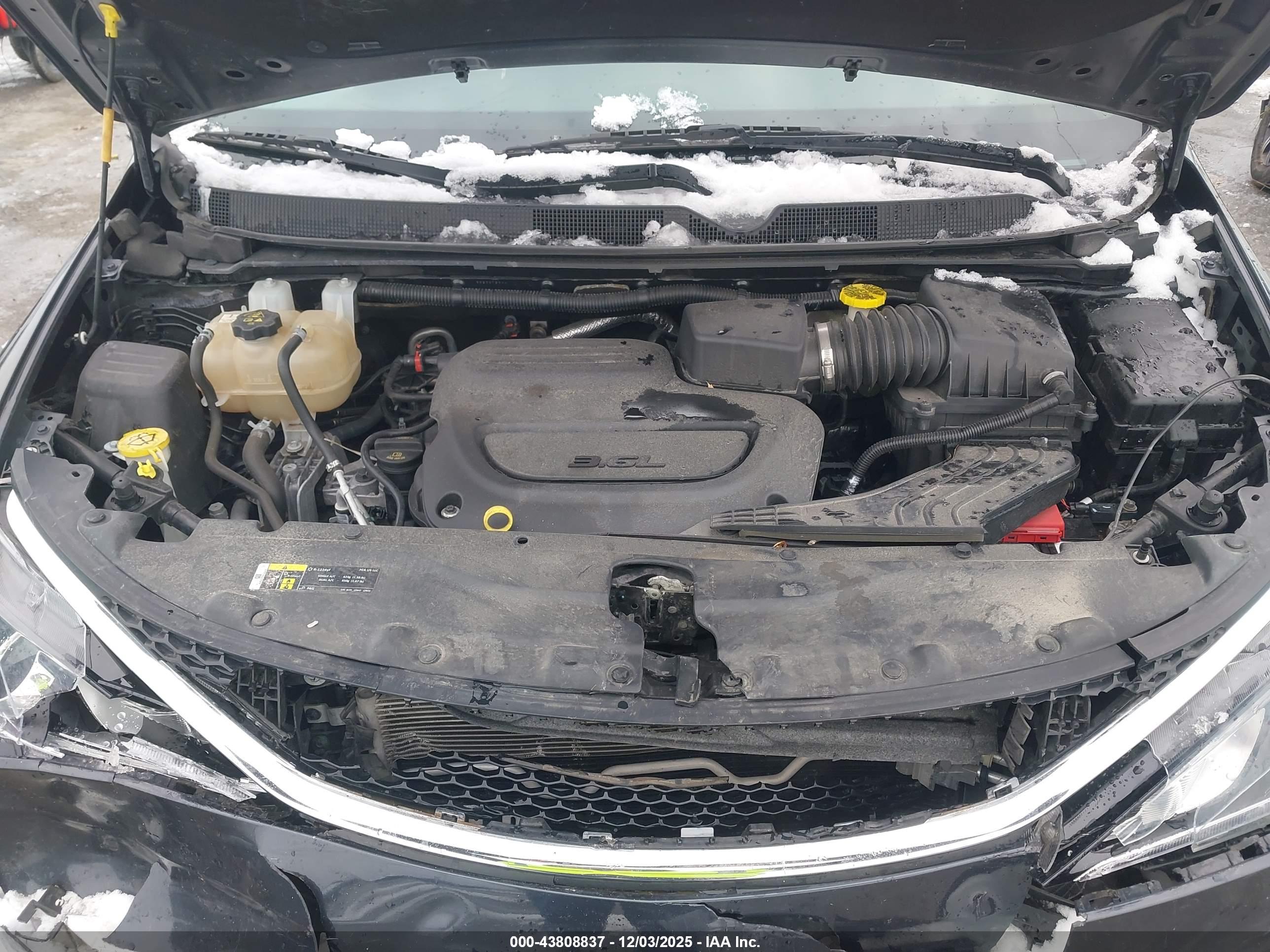 CHRYSLER PACIFICA image 10