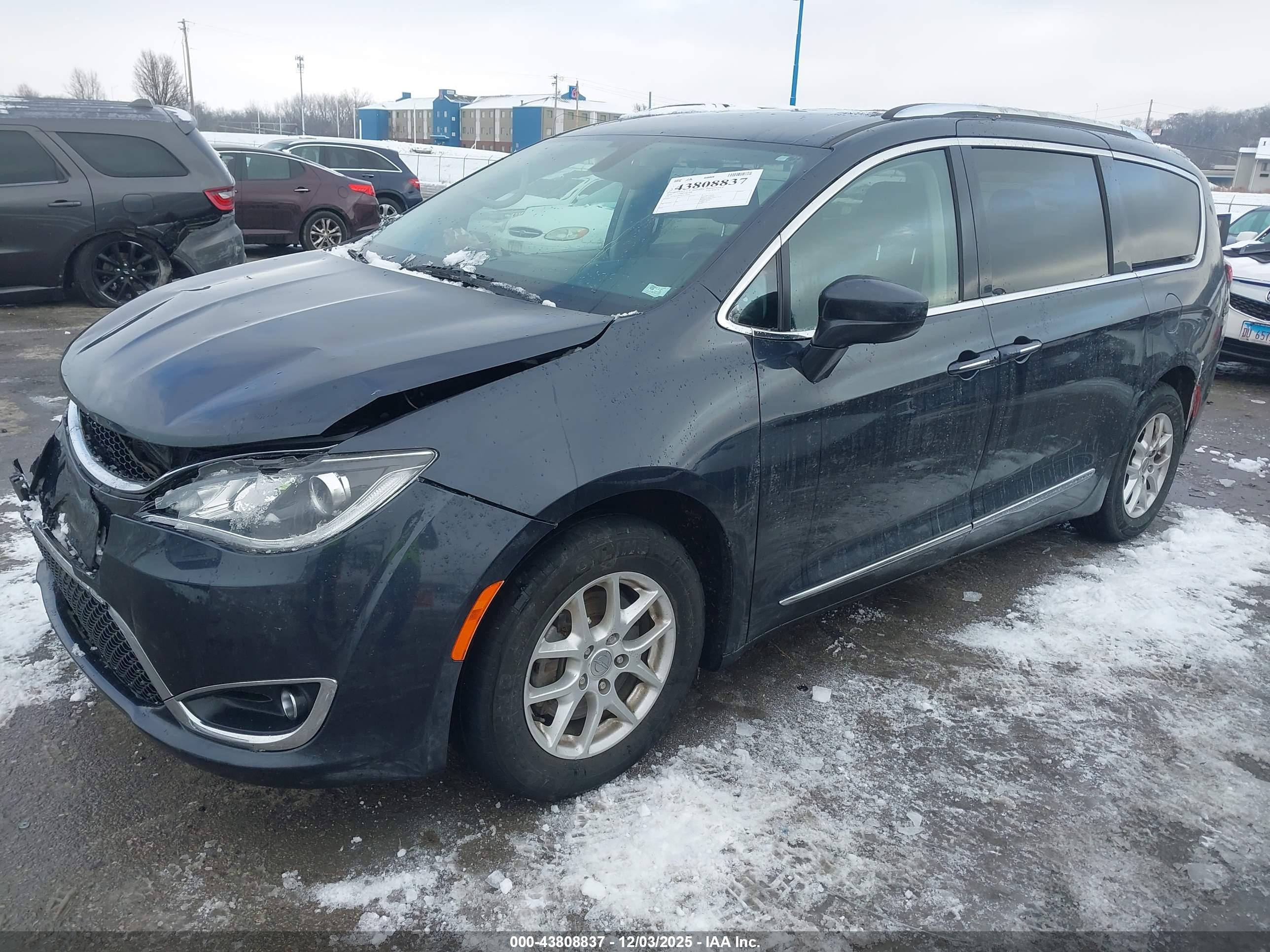 CHRYSLER PACIFICA image 2