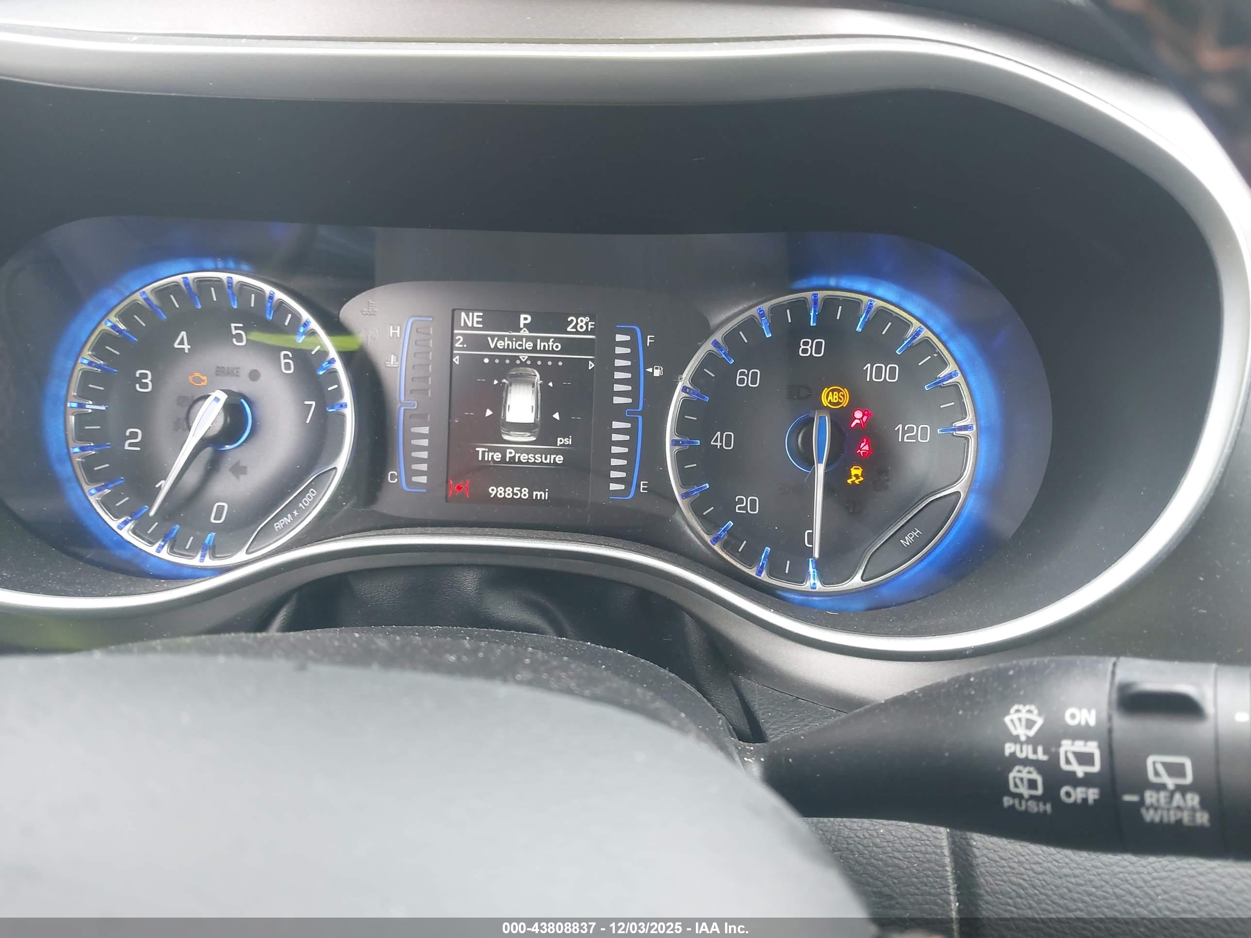 CHRYSLER PACIFICA image 7