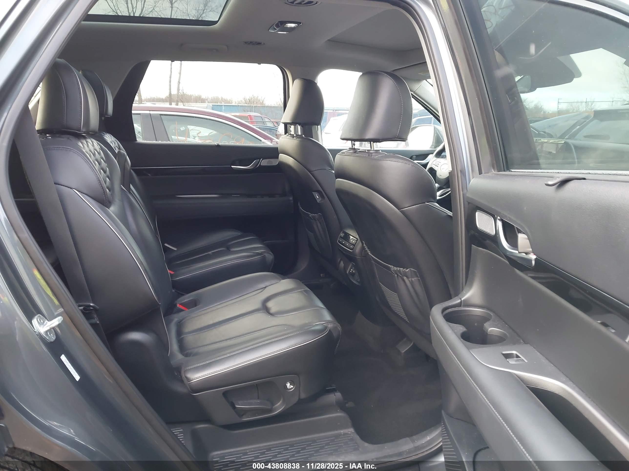 HYUNDAI PALISADE image 8