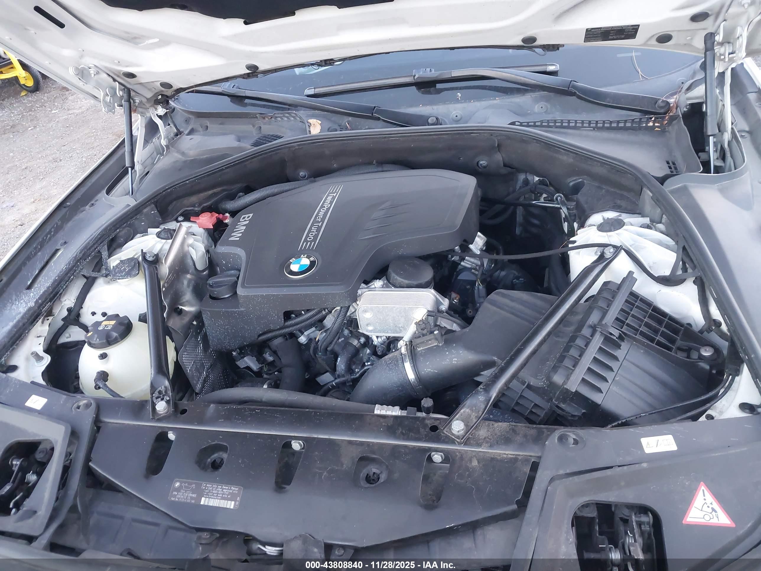 BMW 528I image 10