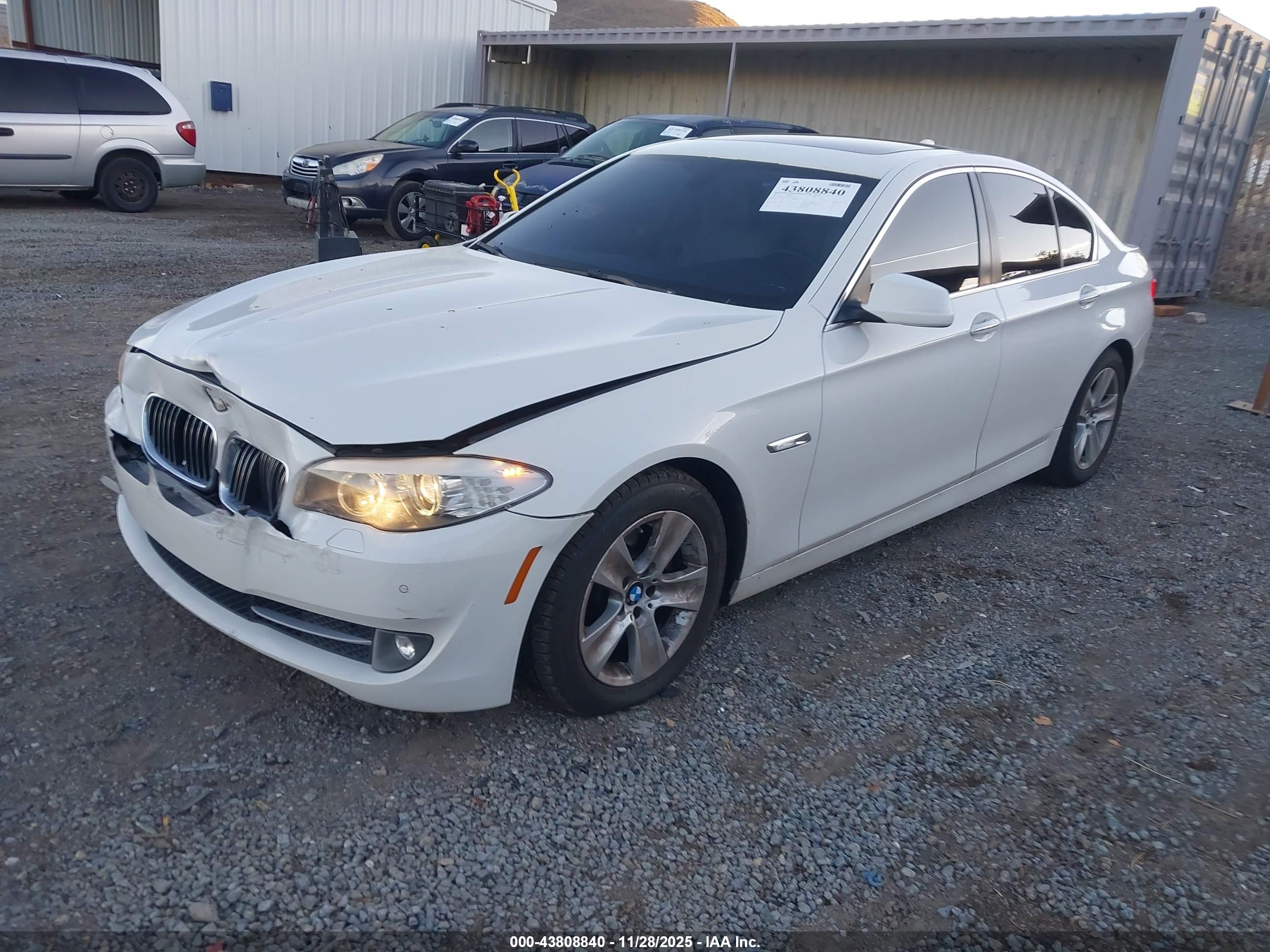 BMW 528I image 2