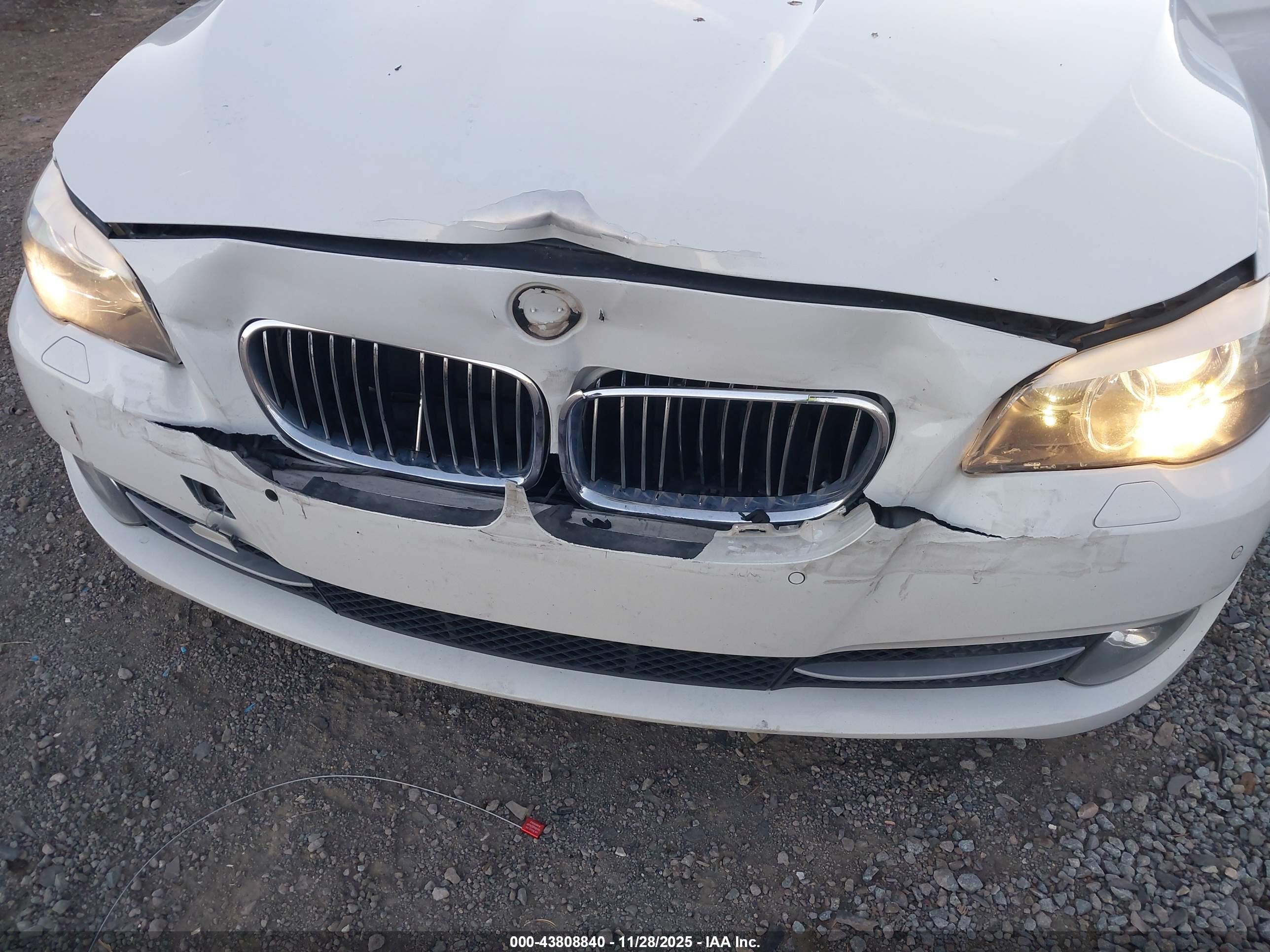 BMW 528I image 6
