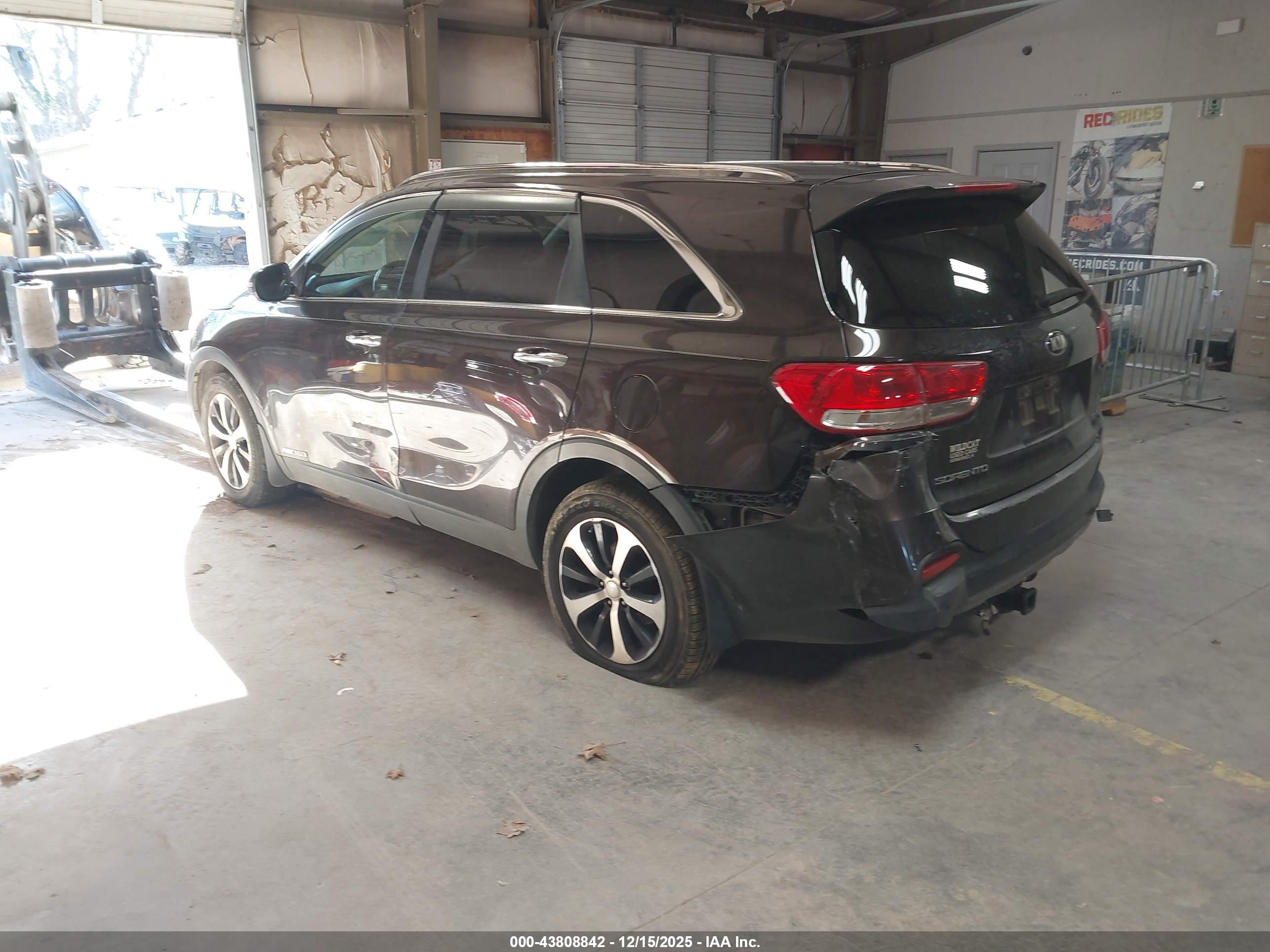KIA SORENTO image 3