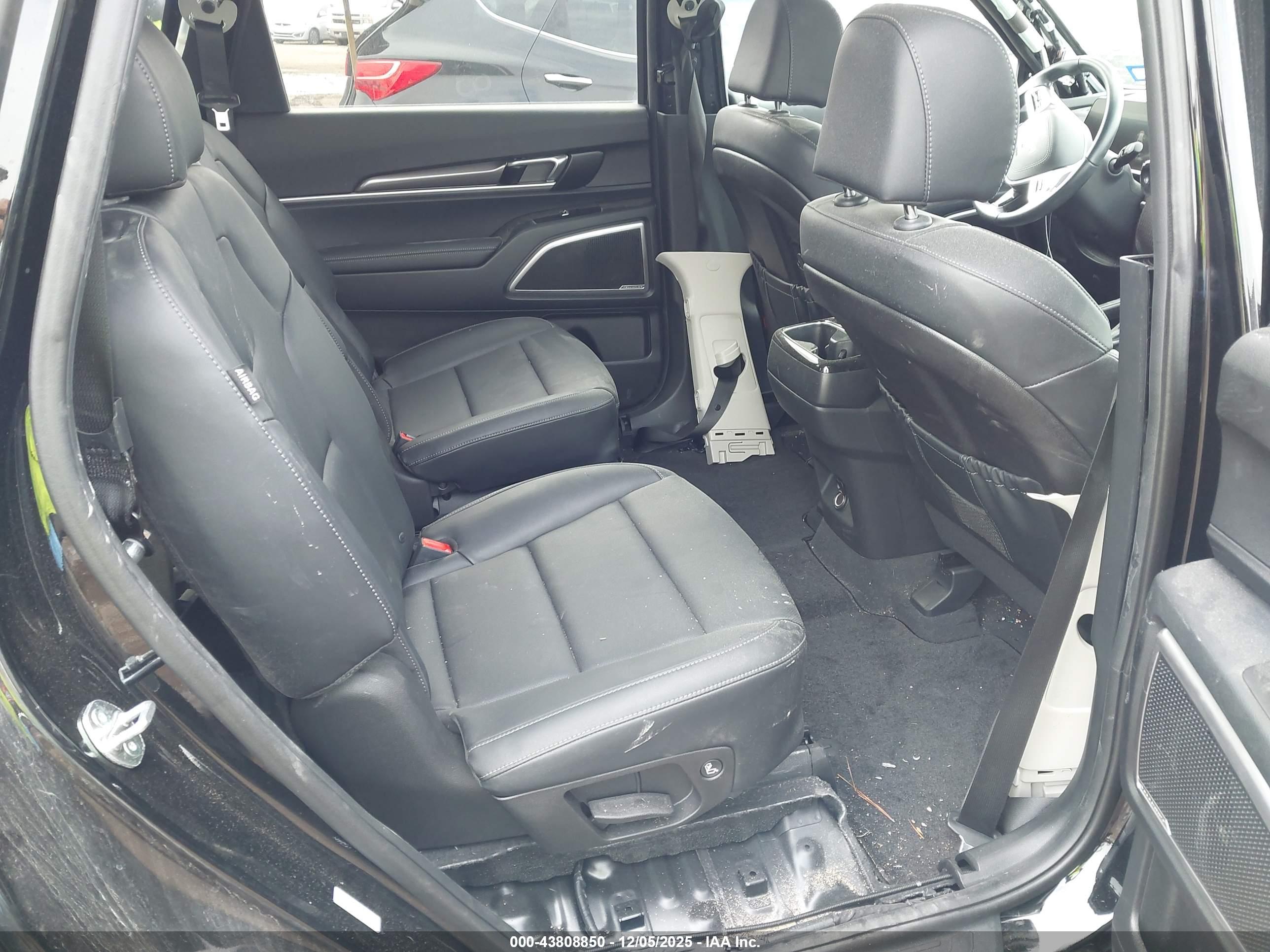 KIA TELLURIDE image 8