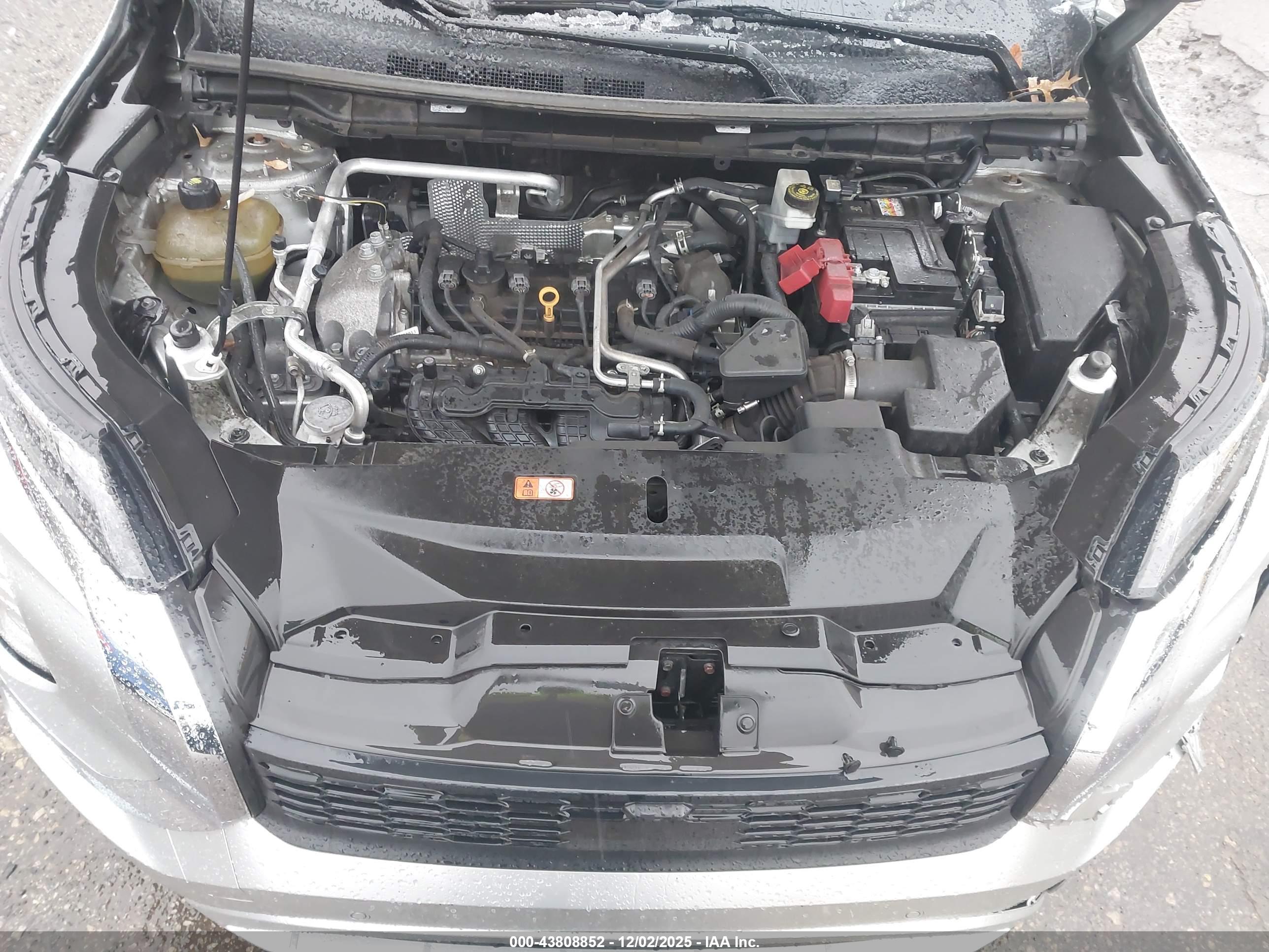 MITSUBISHI OUTLANDER image 10