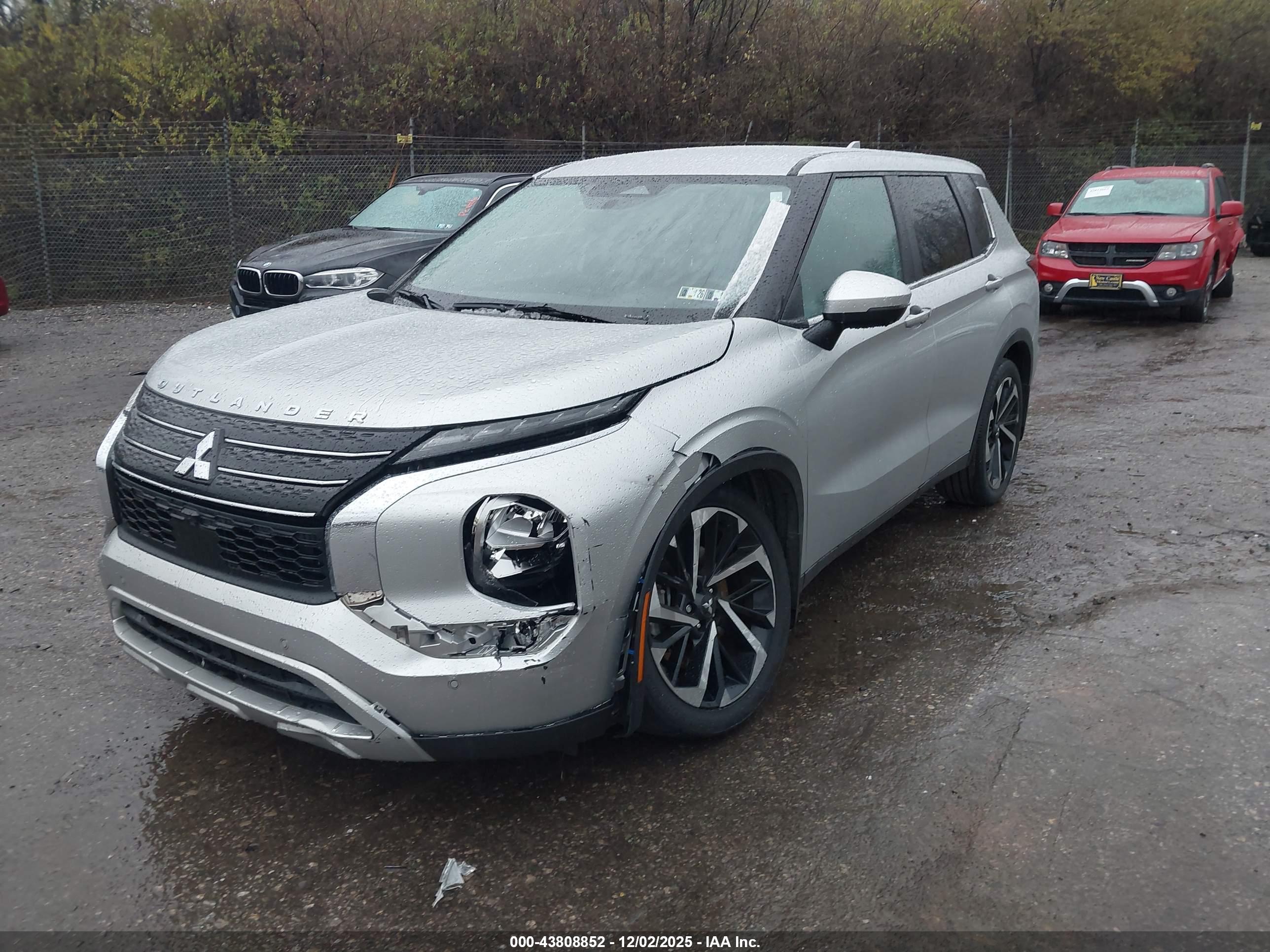 MITSUBISHI OUTLANDER image 6