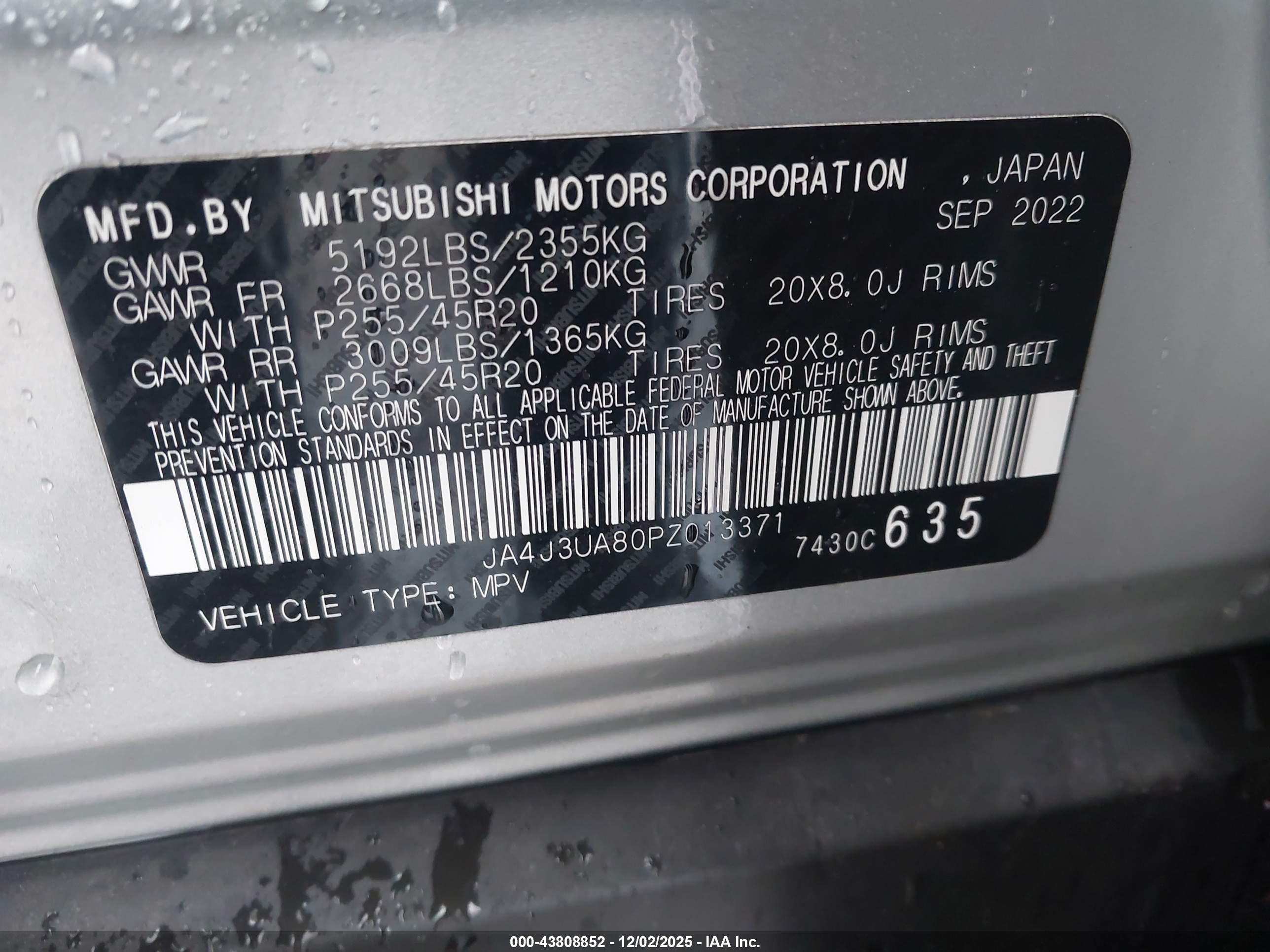 MITSUBISHI OUTLANDER image 9