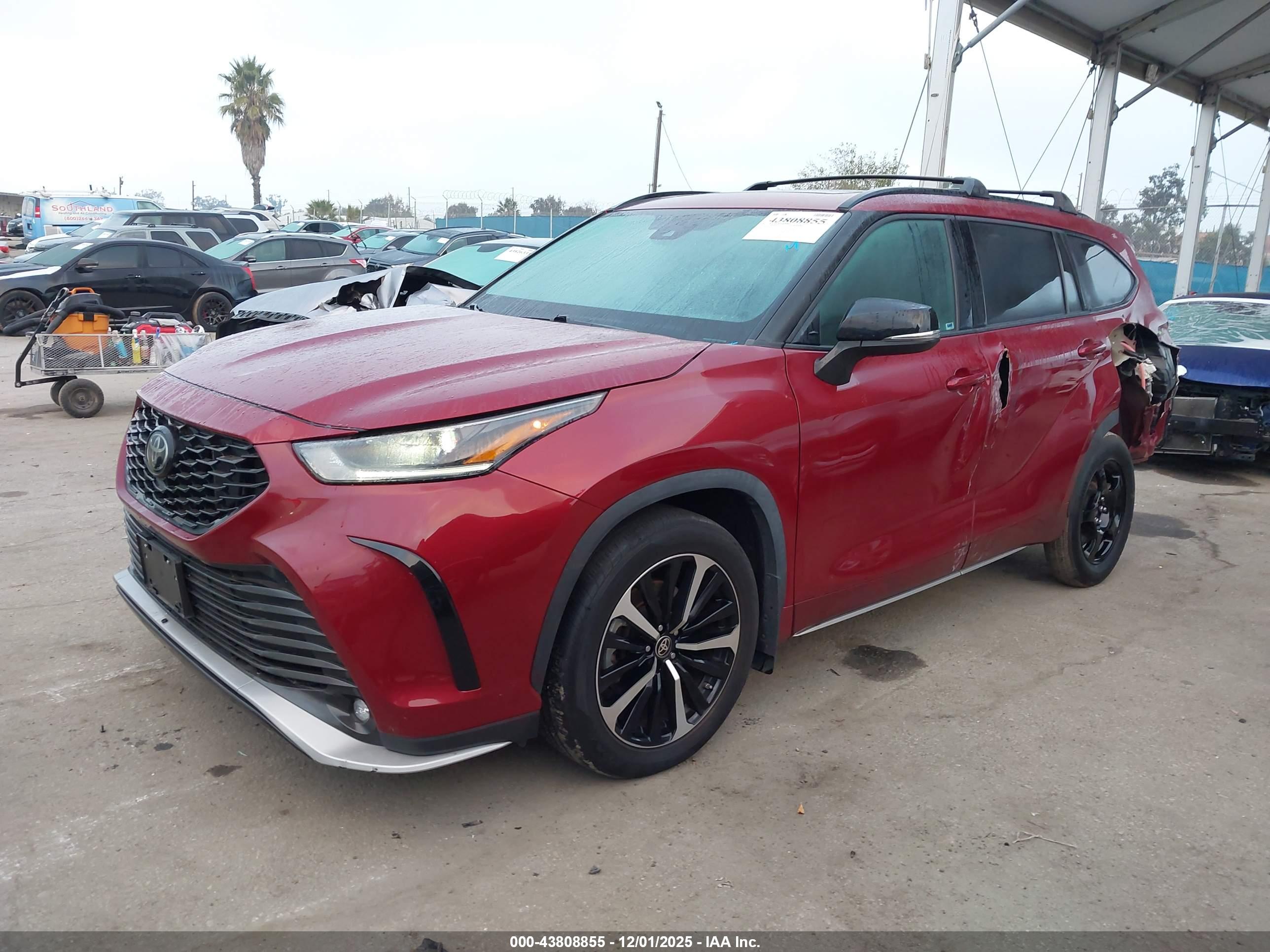 TOYOTA HIGHLANDER image 2