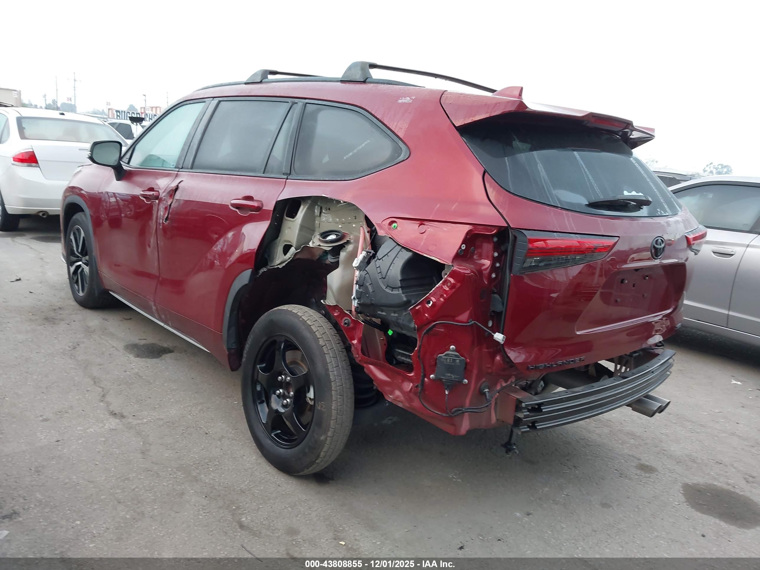 TOYOTA HIGHLANDER image 3