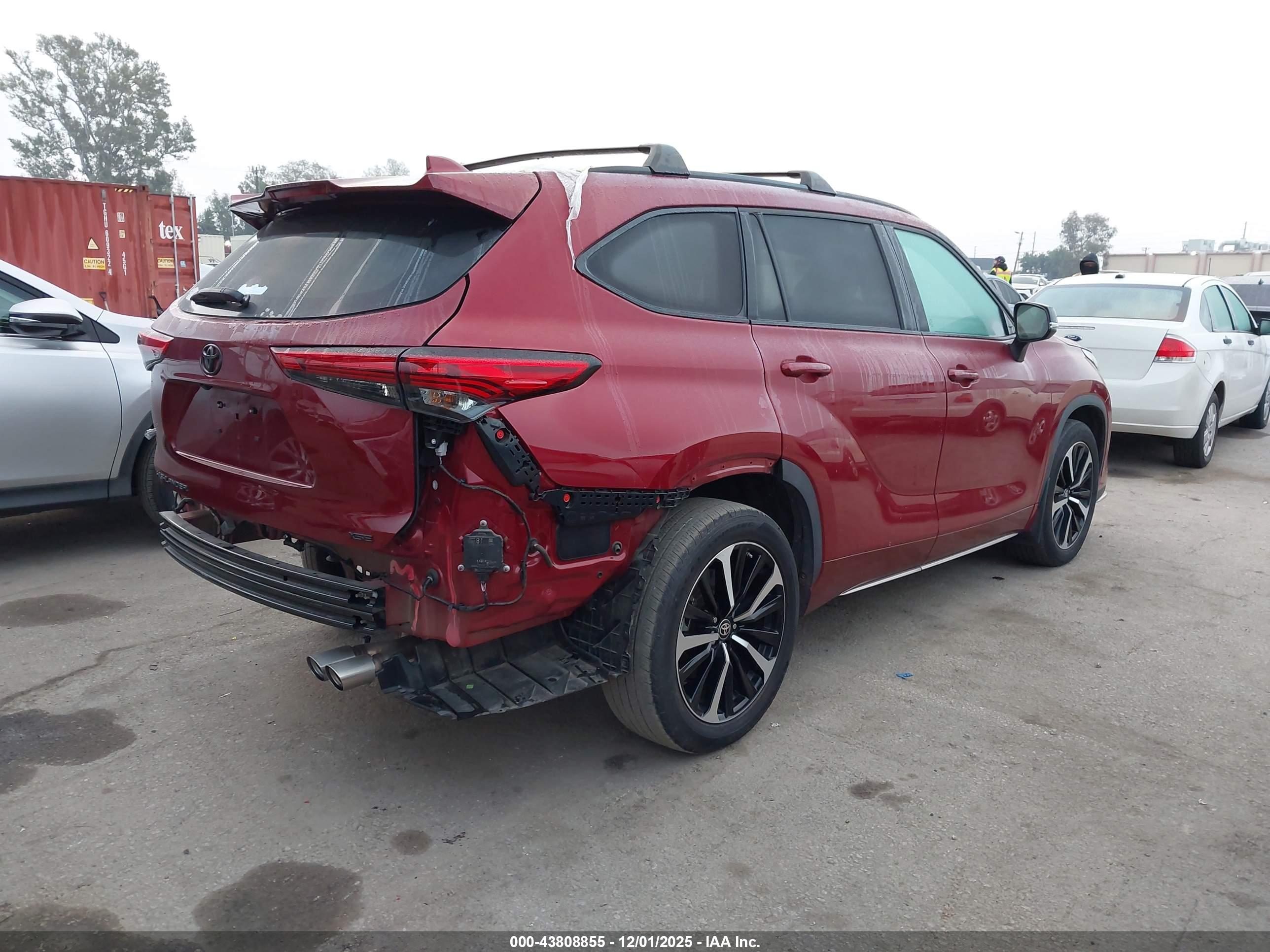 TOYOTA HIGHLANDER image 4