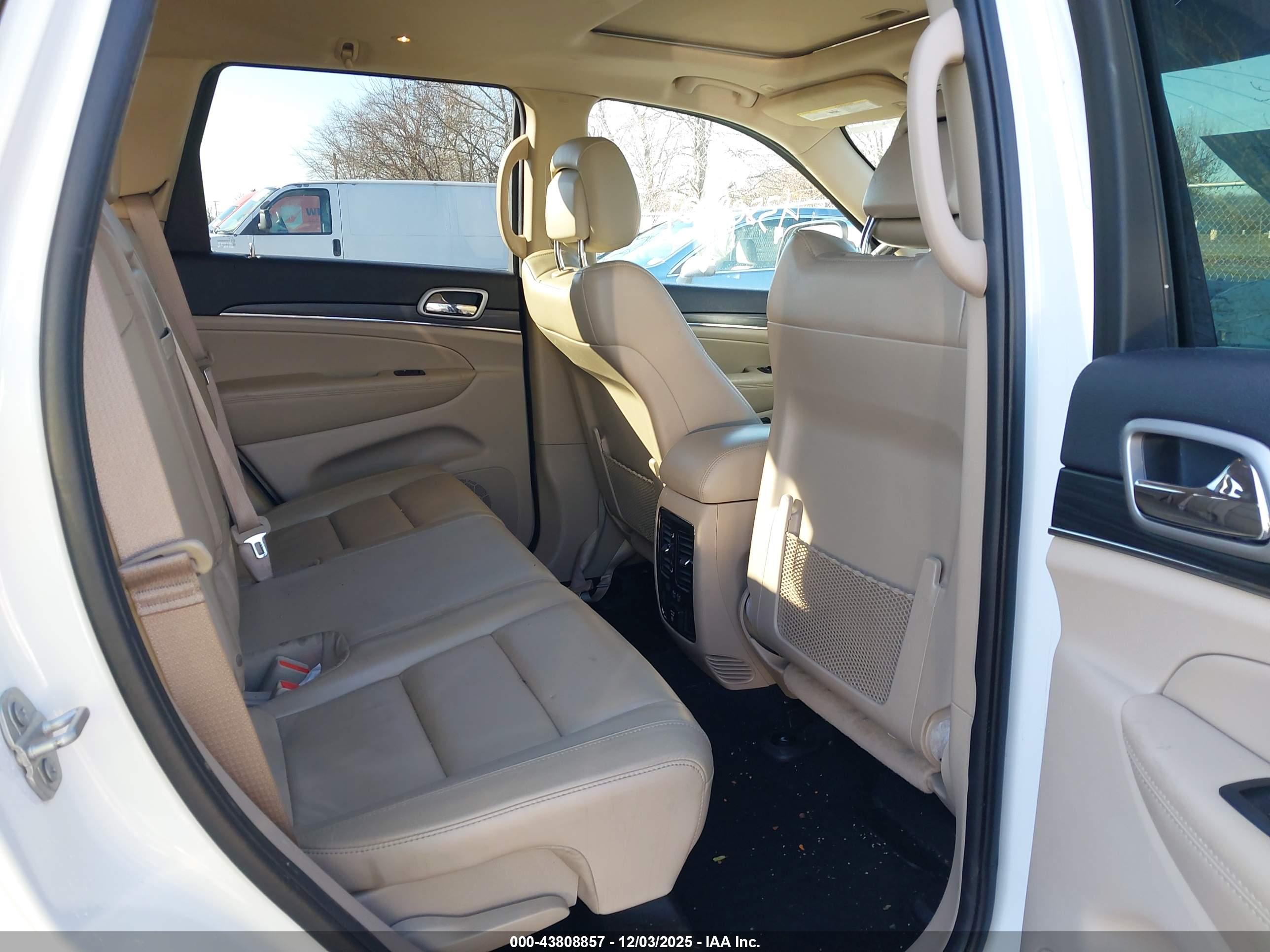 JEEP GRAND image 8
