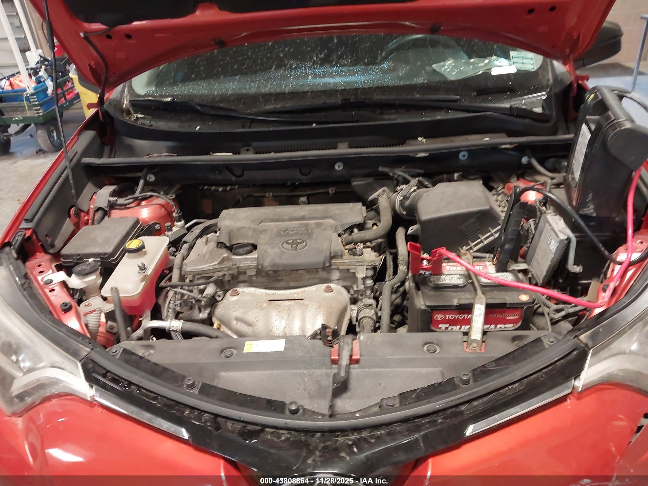 TOYOTA RAV4 image 10