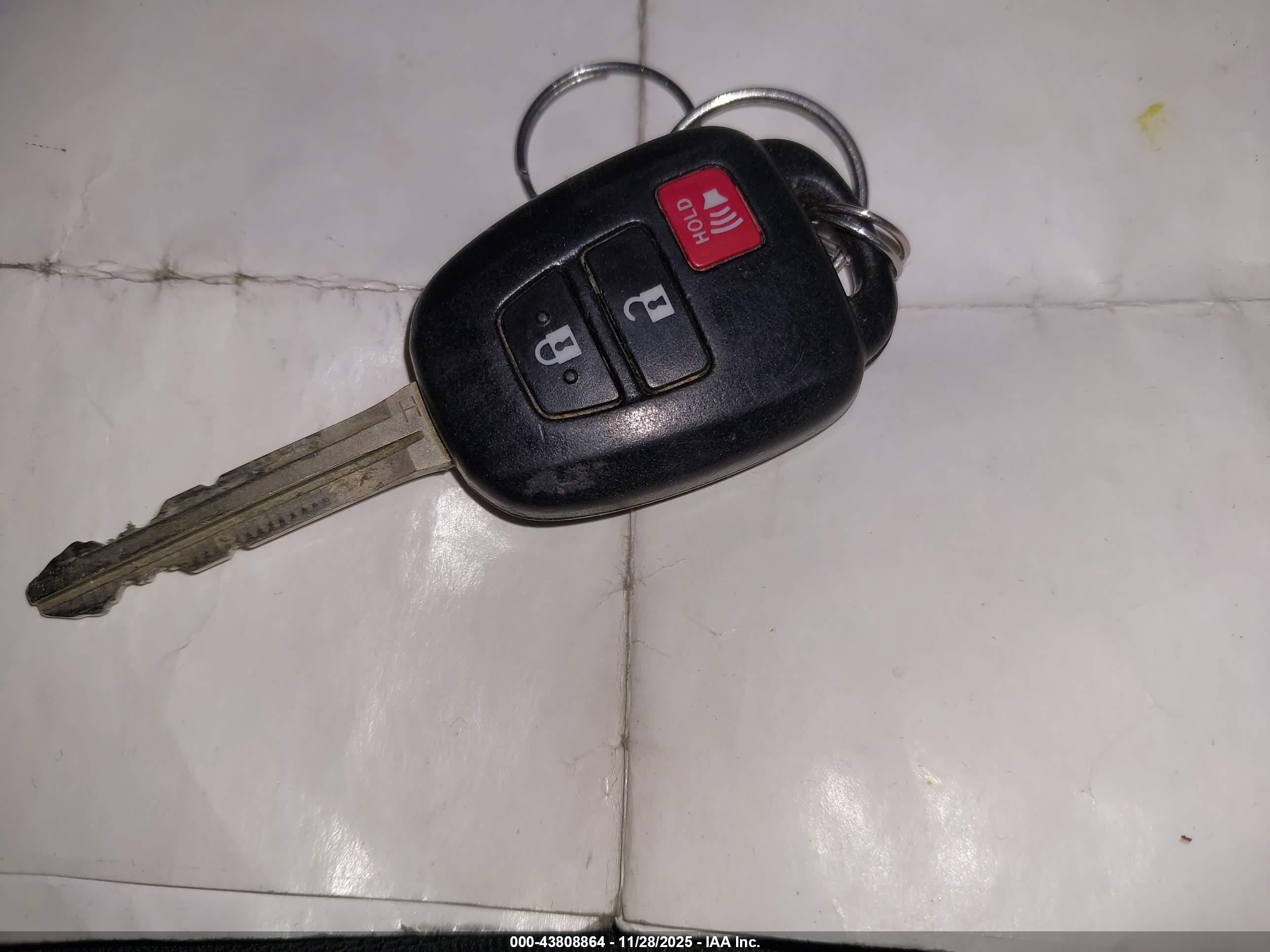 TOYOTA RAV4 image 11