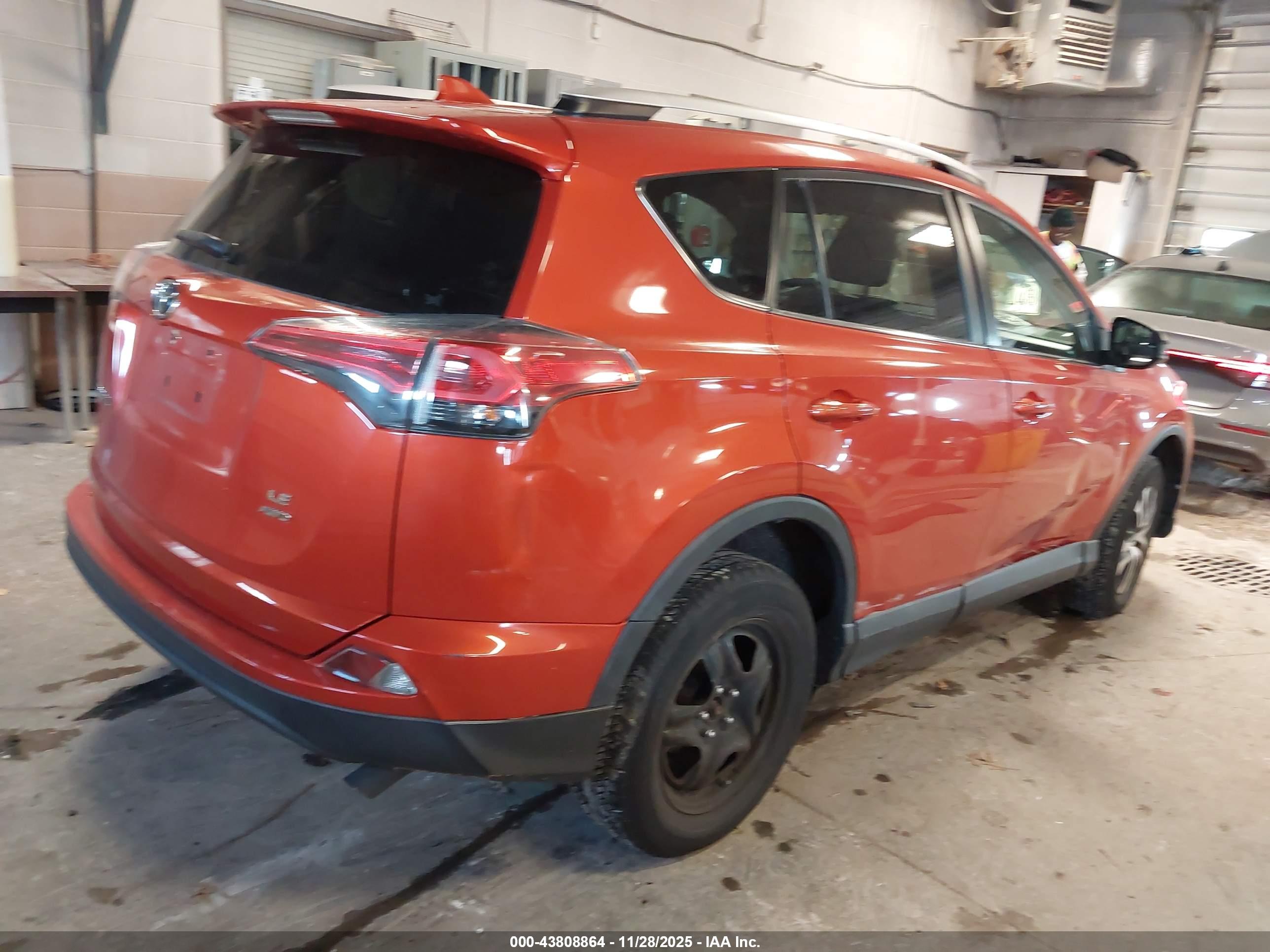 TOYOTA RAV4 image 4