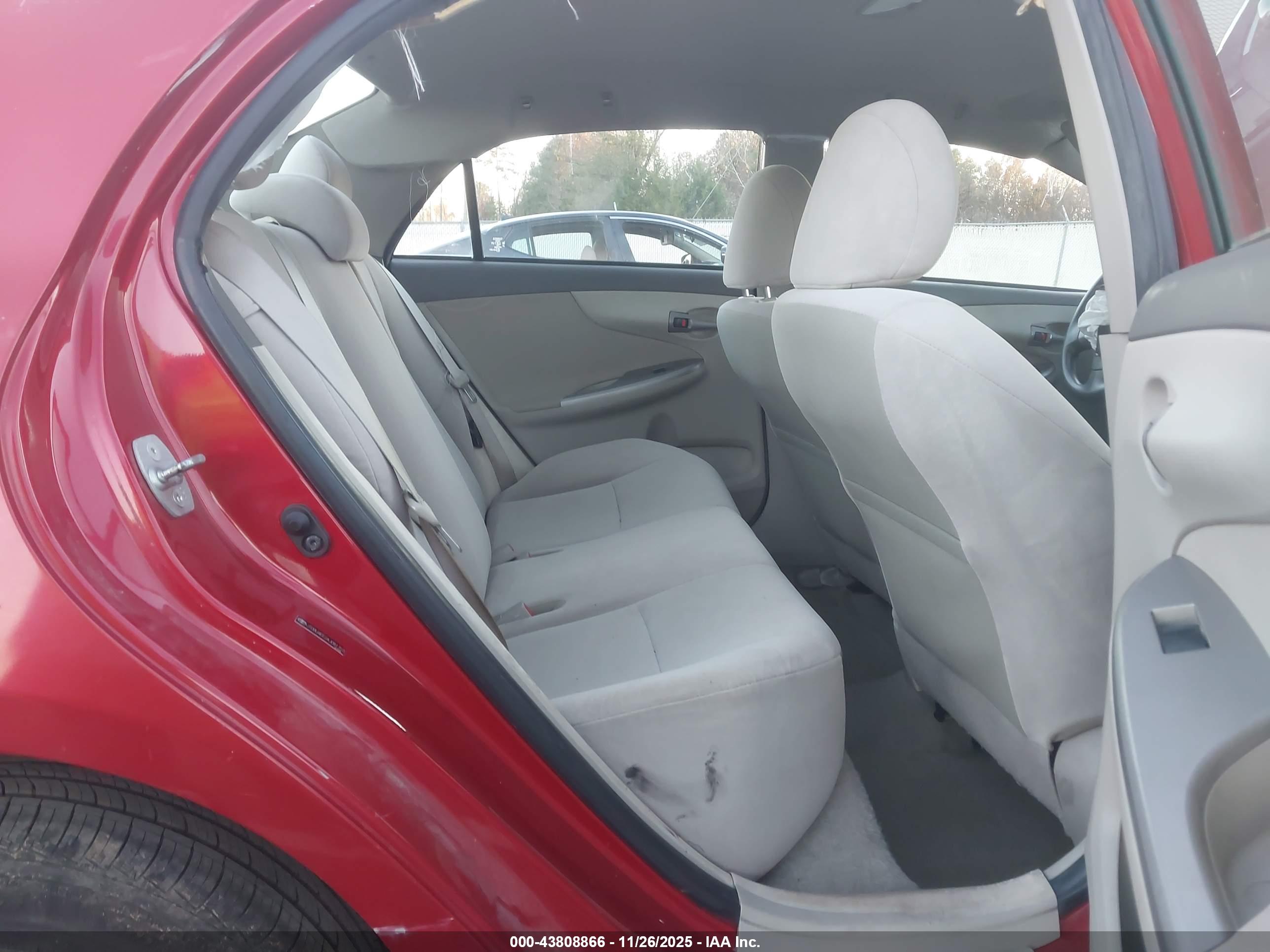 TOYOTA COROLLA image 8