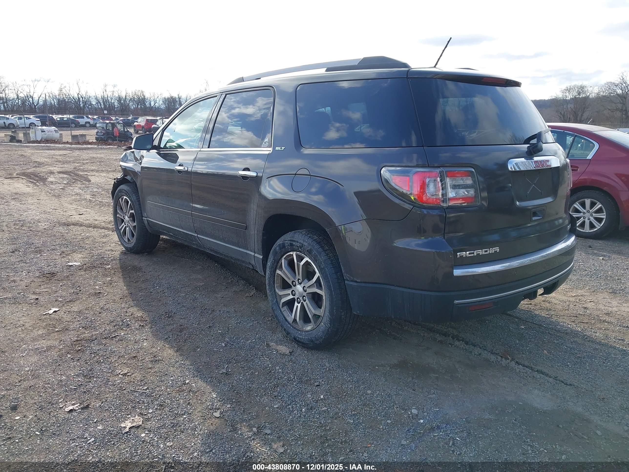 GMC ACADIA image 3